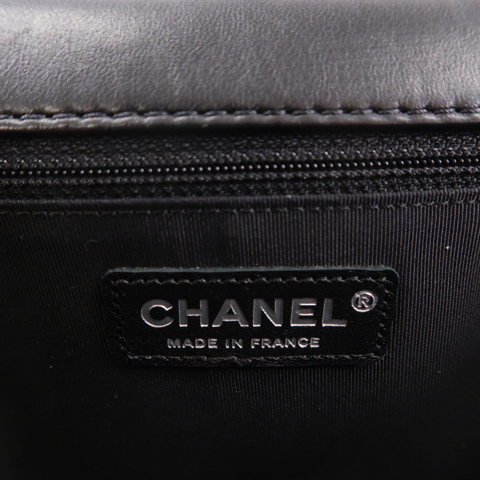 CHANEL 羊皮皮革Boy 28鏈帶肩背袋