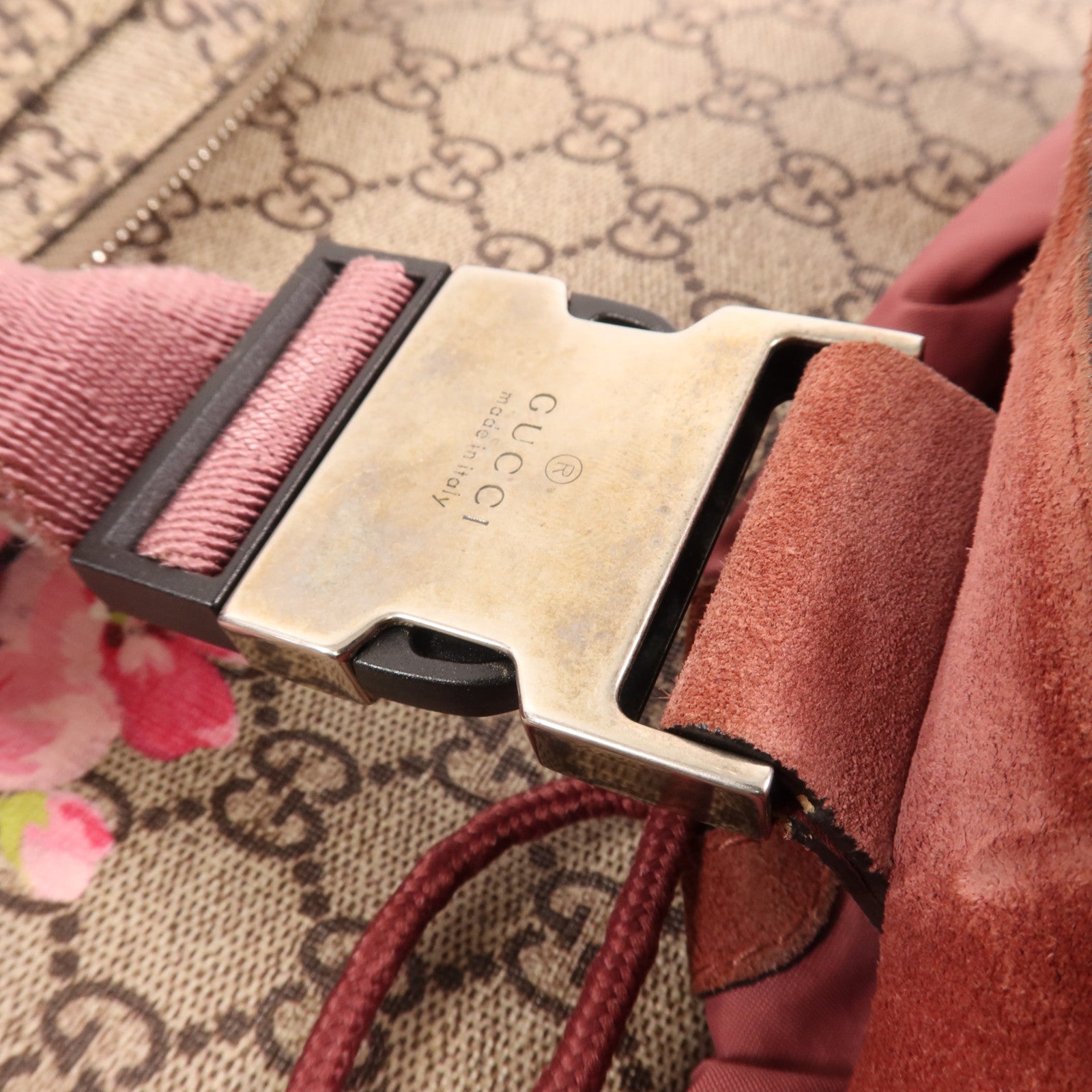 GUCCI 塗層帆布GG Supreme Blooms Backpack銀扣背包
