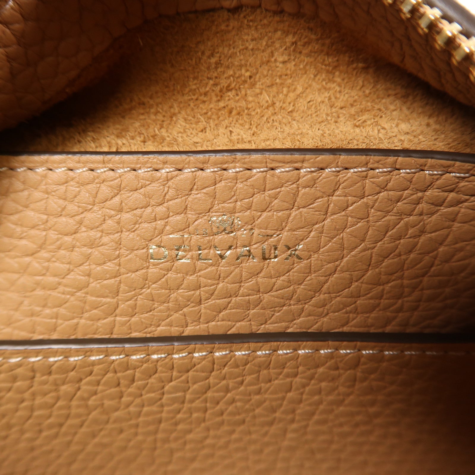Delvaux 牛皮皮革Delvaux Cool Box Mini金扣手挽肩背兩用袋