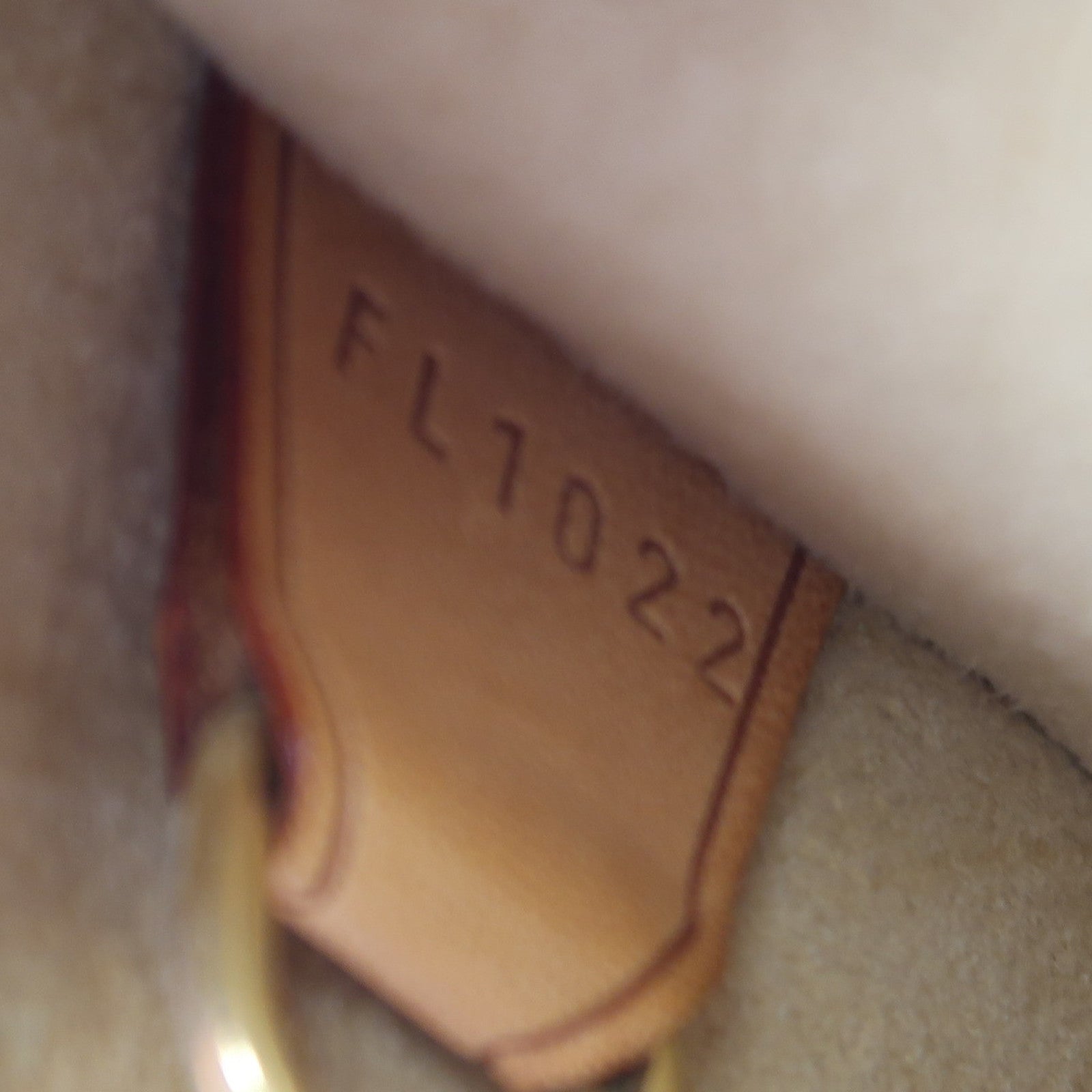 LOUIS VUITTON Monogram Cite金扣肩背袋啡色