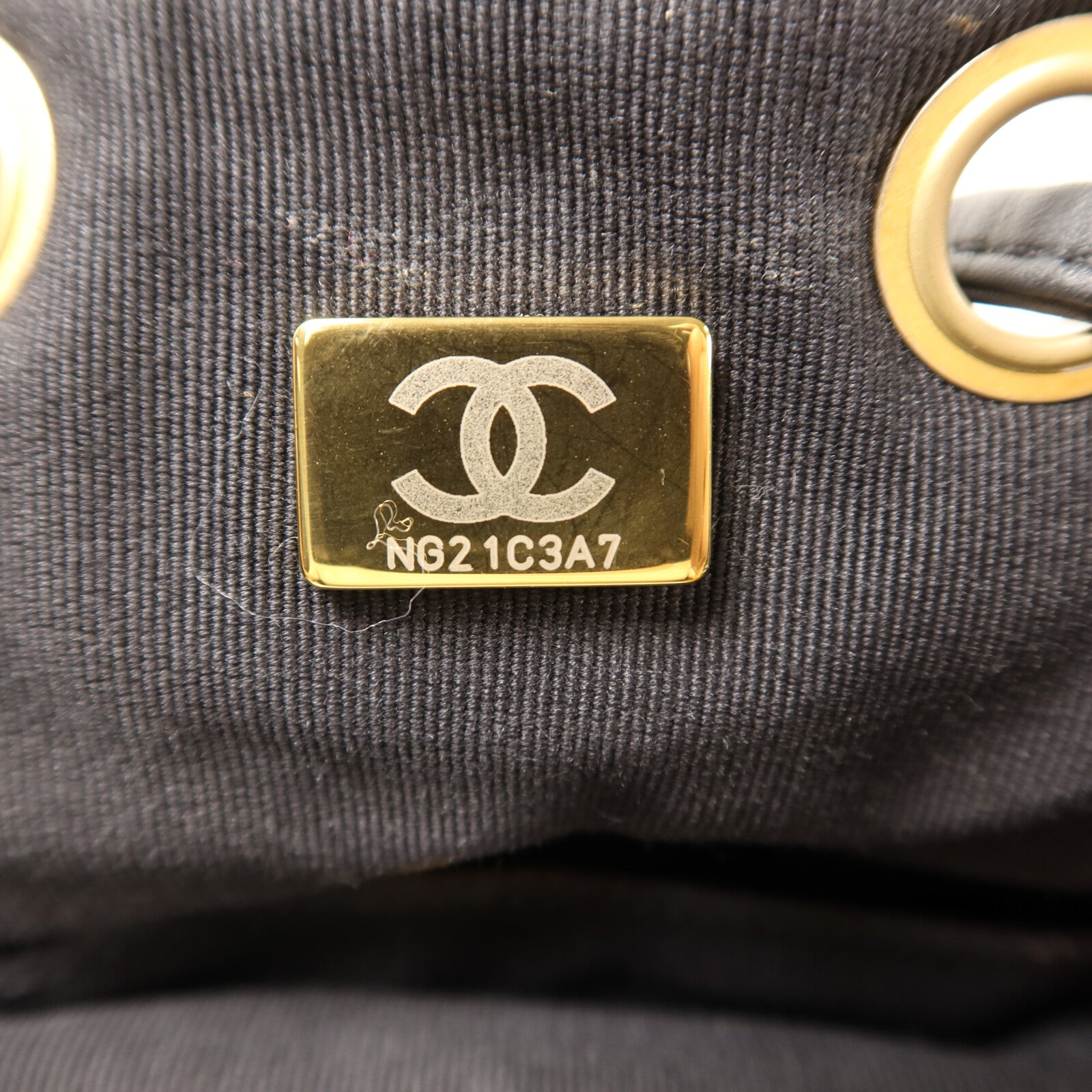 CHANEL Tweed Duma Tweed Backpack金扣鏈帶背包