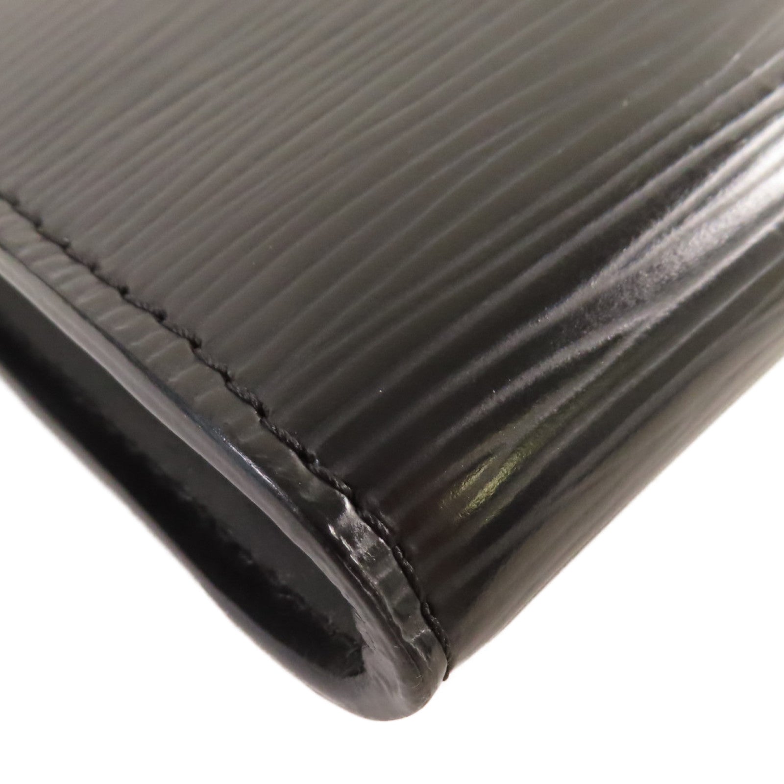 LOUIS VUITTON 【激減優惠】Epi皮革Pochette Accessories Shoulder Pouch銀扣肩背袋黑色