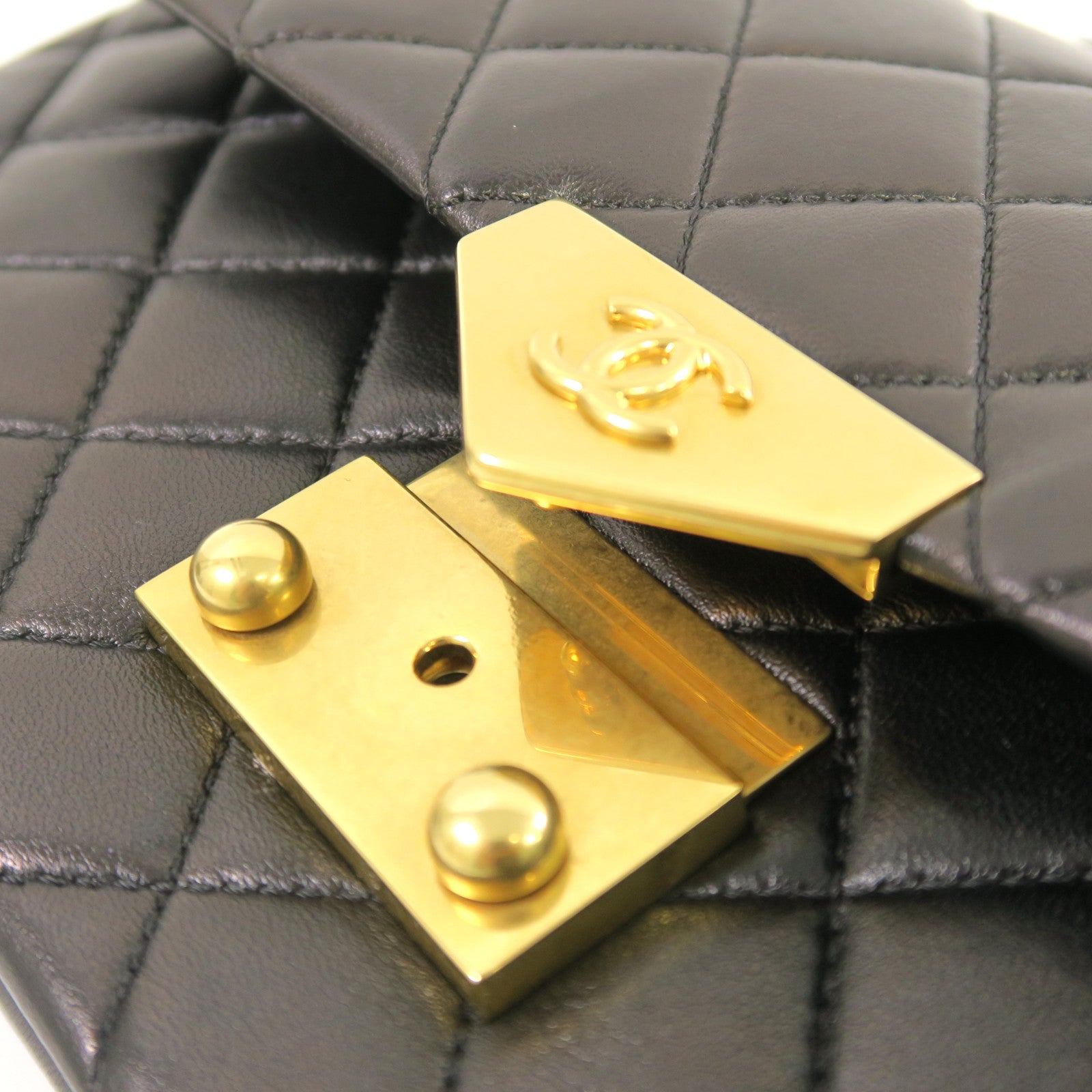 CHANEL 【激減優惠】菱格羊皮皮革Chain Shoulder金扣鏈帶肩背袋黑色