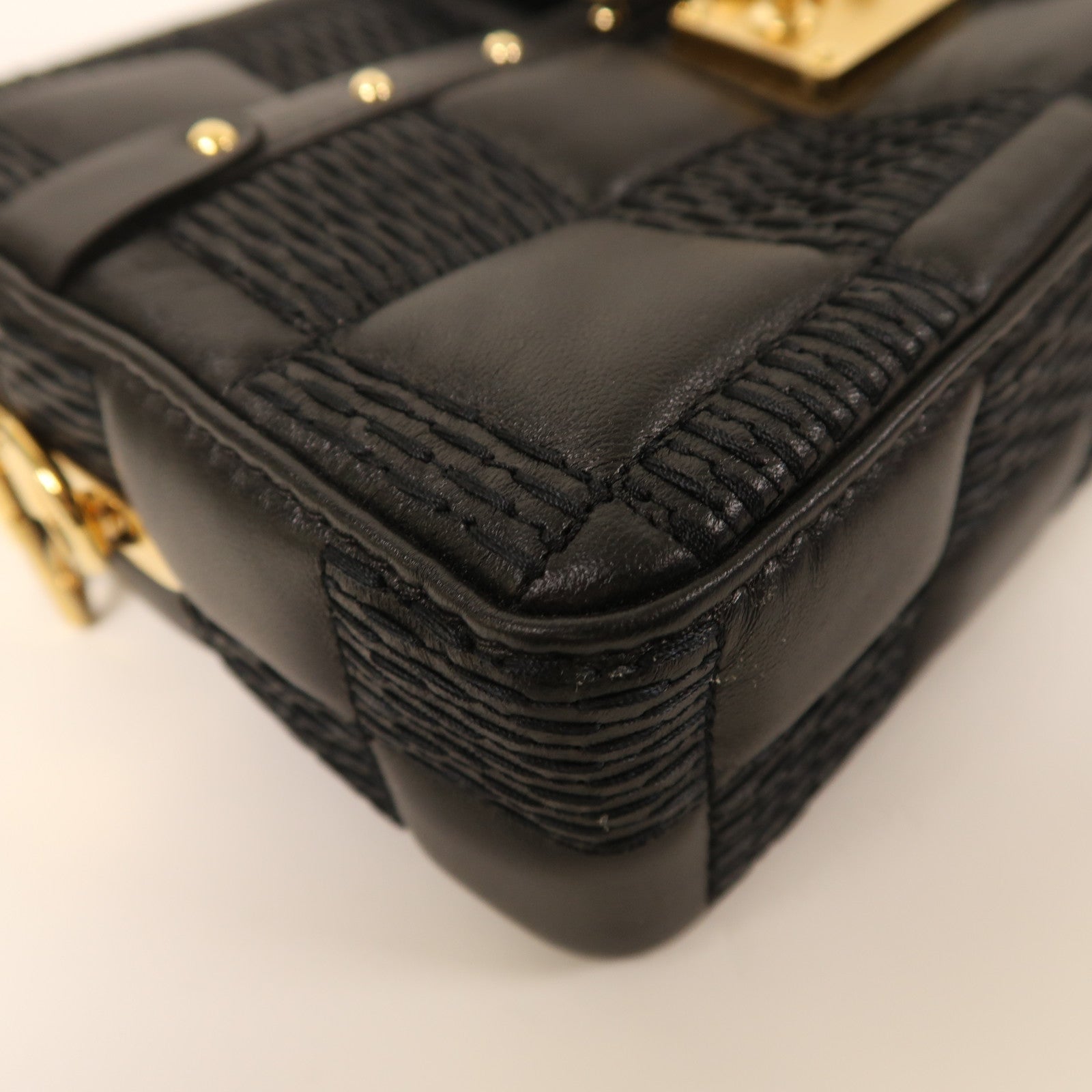 LOUIS VUITTON 羊皮皮革Troca PM金扣肩背袋黑色