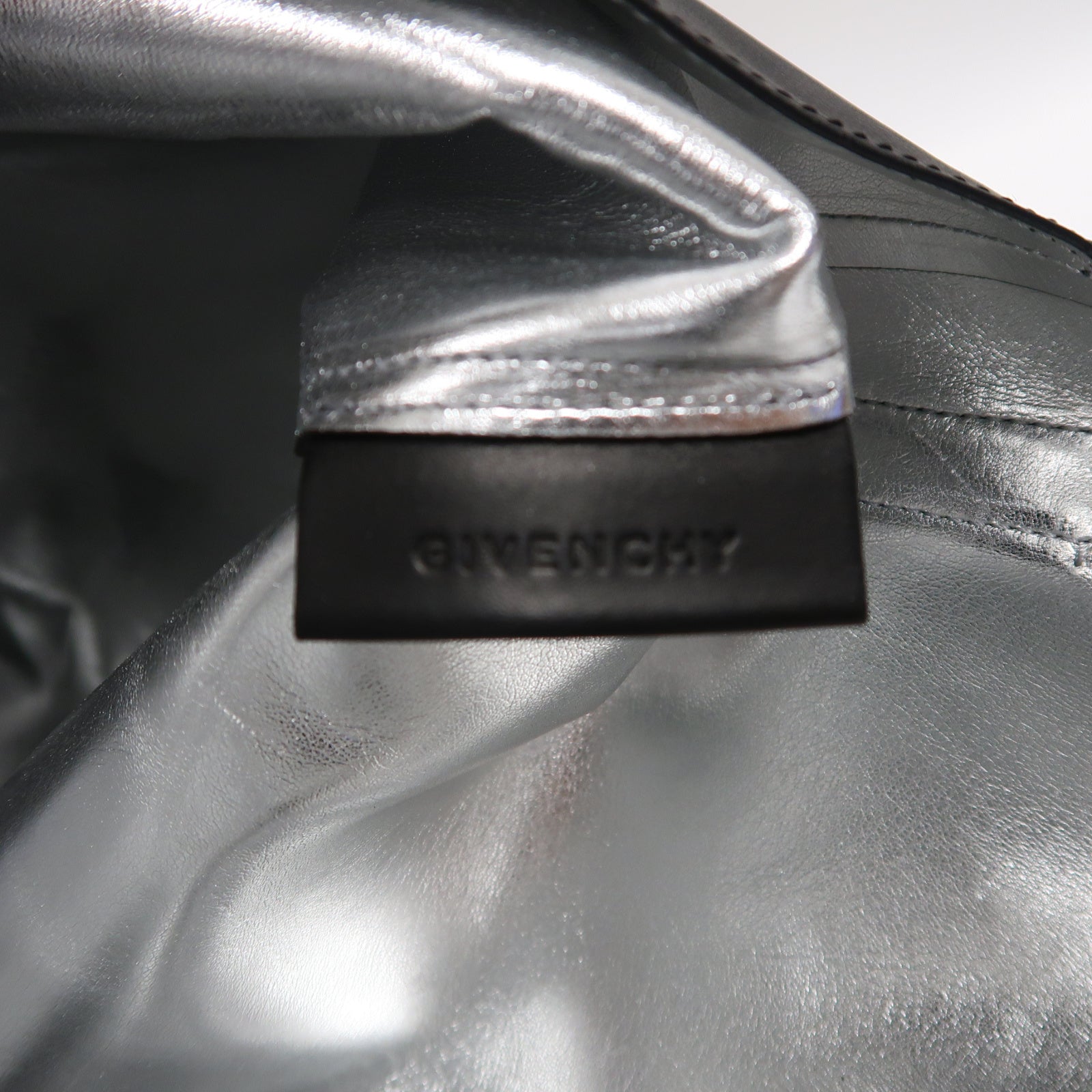 GIVENCHY 牛皮皮革Shoulder Bag銀扣手挽肩背兩用袋黑色
