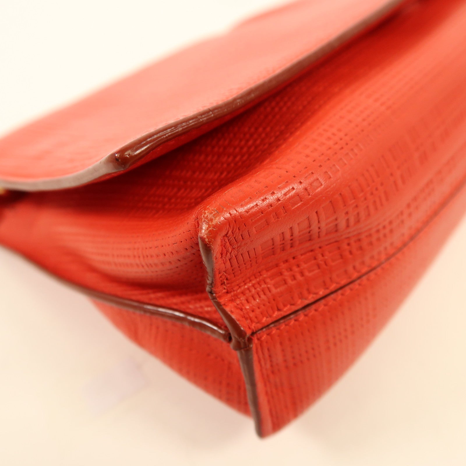 LOEWE 牛皮皮革Shoulder Bag金扣肩背袋