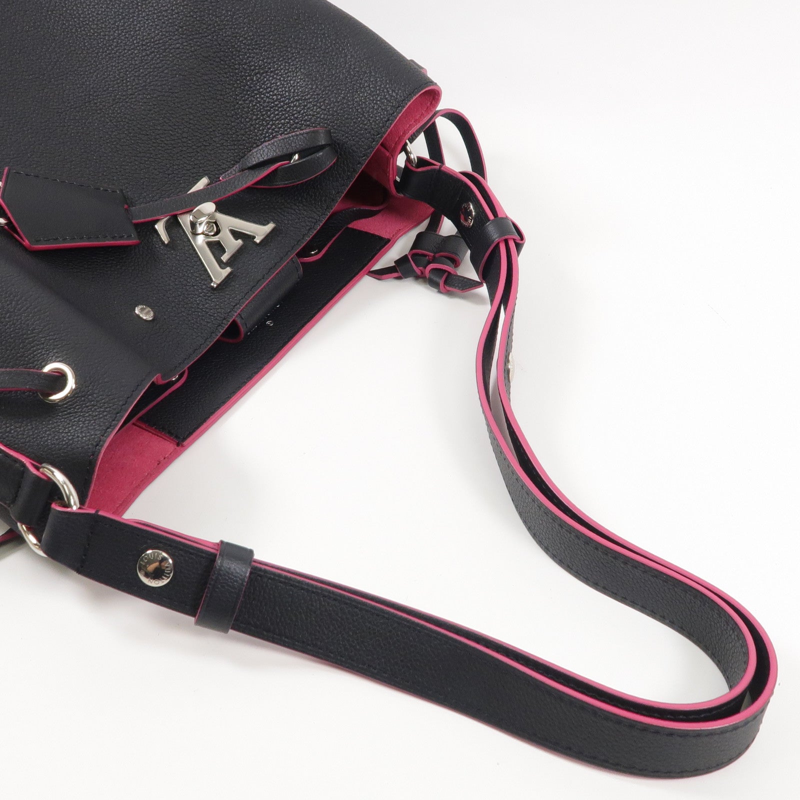 LOUIS VUITTON 牛皮皮革Lockme銀扣肩背袋