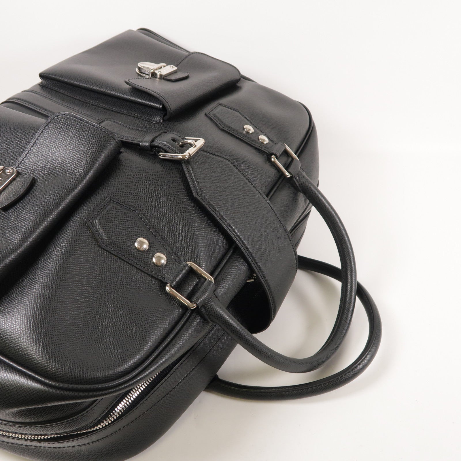 LOUIS VUITTON Taiga Ivan Travel Bag銀扣手挽袋
