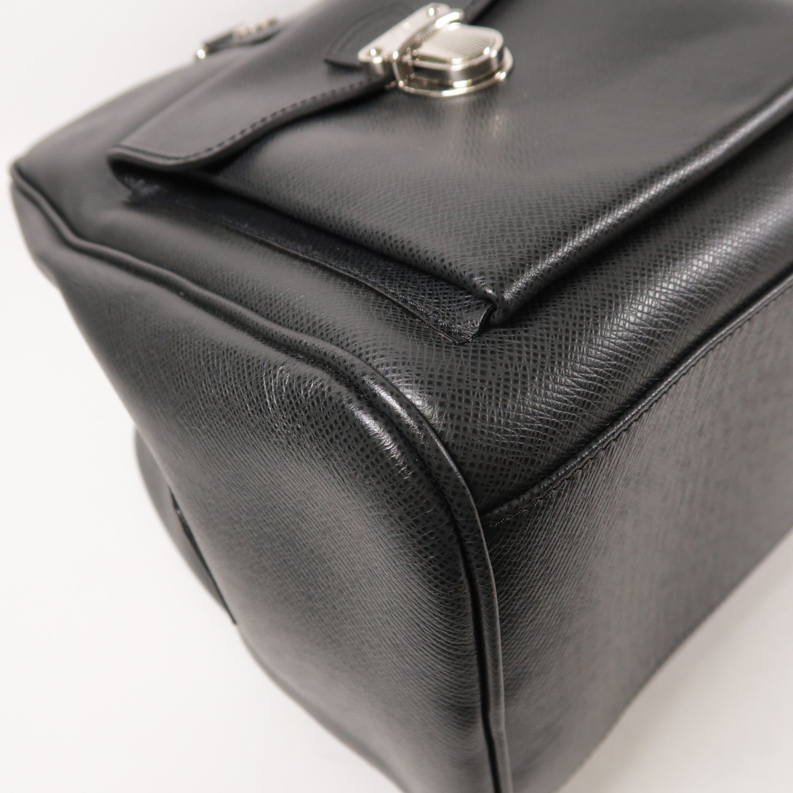 LOUIS VUITTON Taiga Ivan Travel Bag銀扣手挽袋