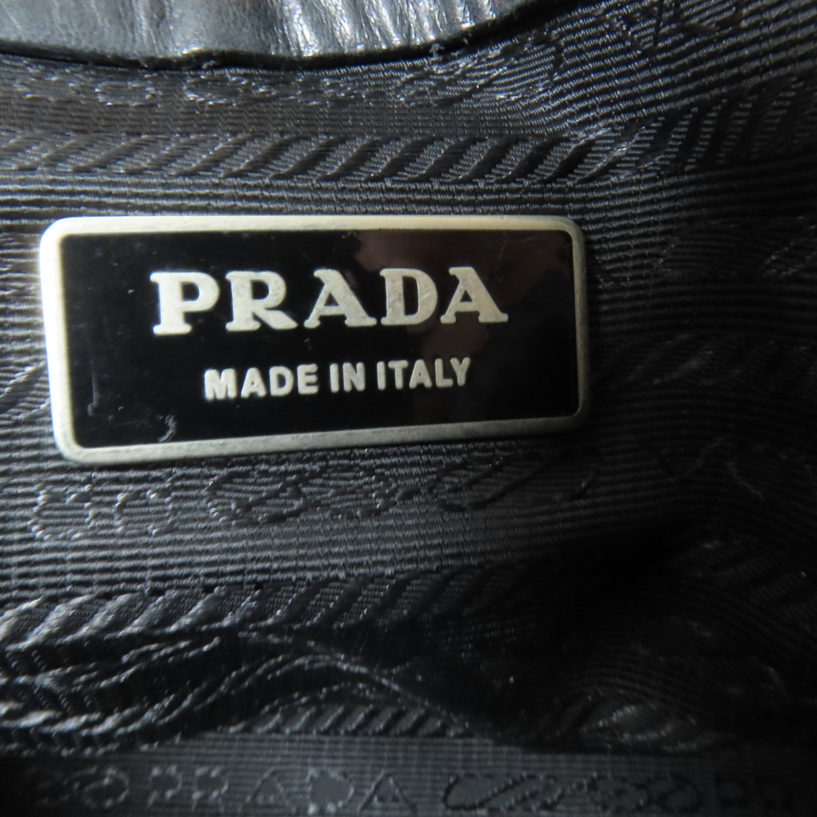 PRADA 牛皮皮革Shoulder Bag銀扣肩背袋