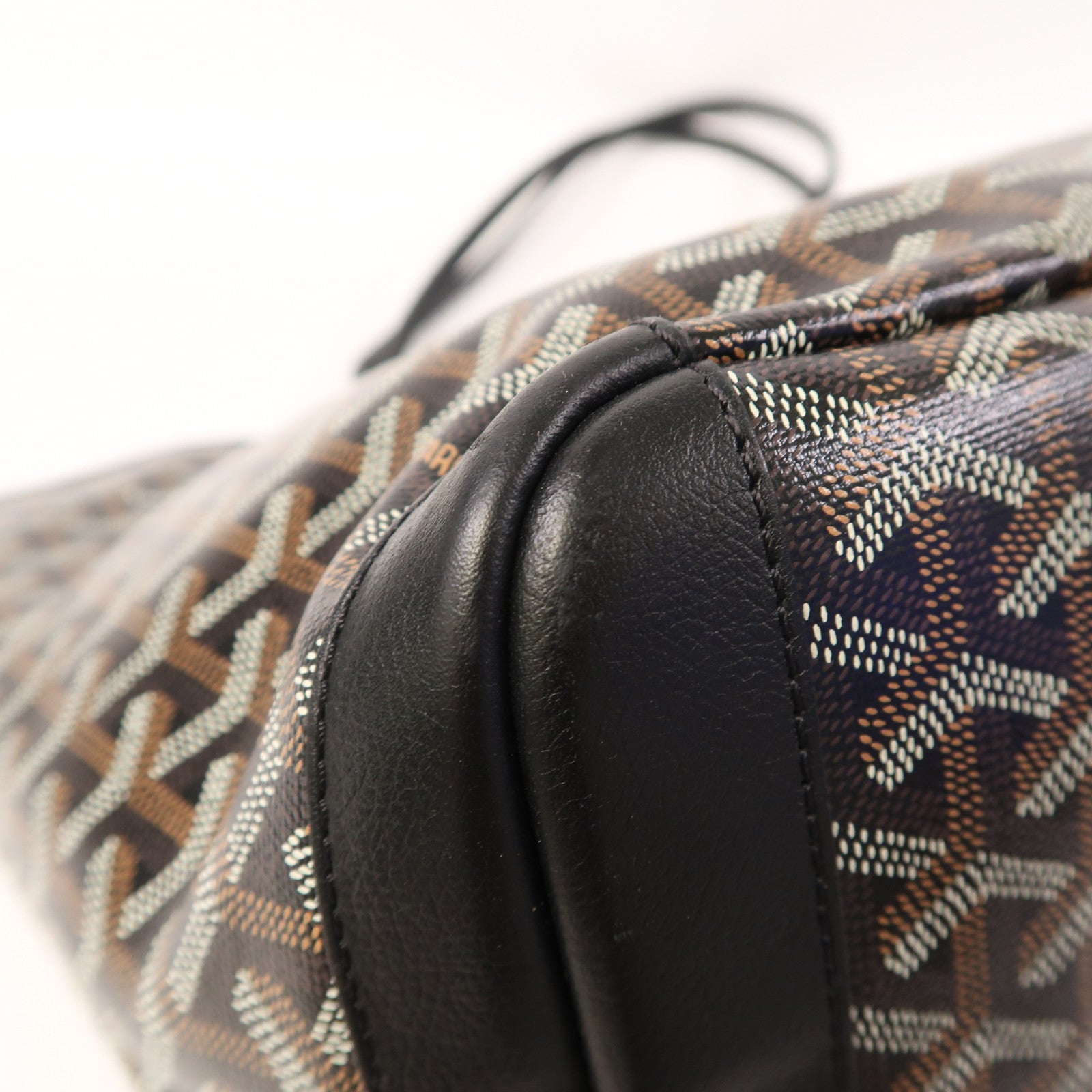 GOYARD 塗層帆布Artois銀扣肩背袋黑色