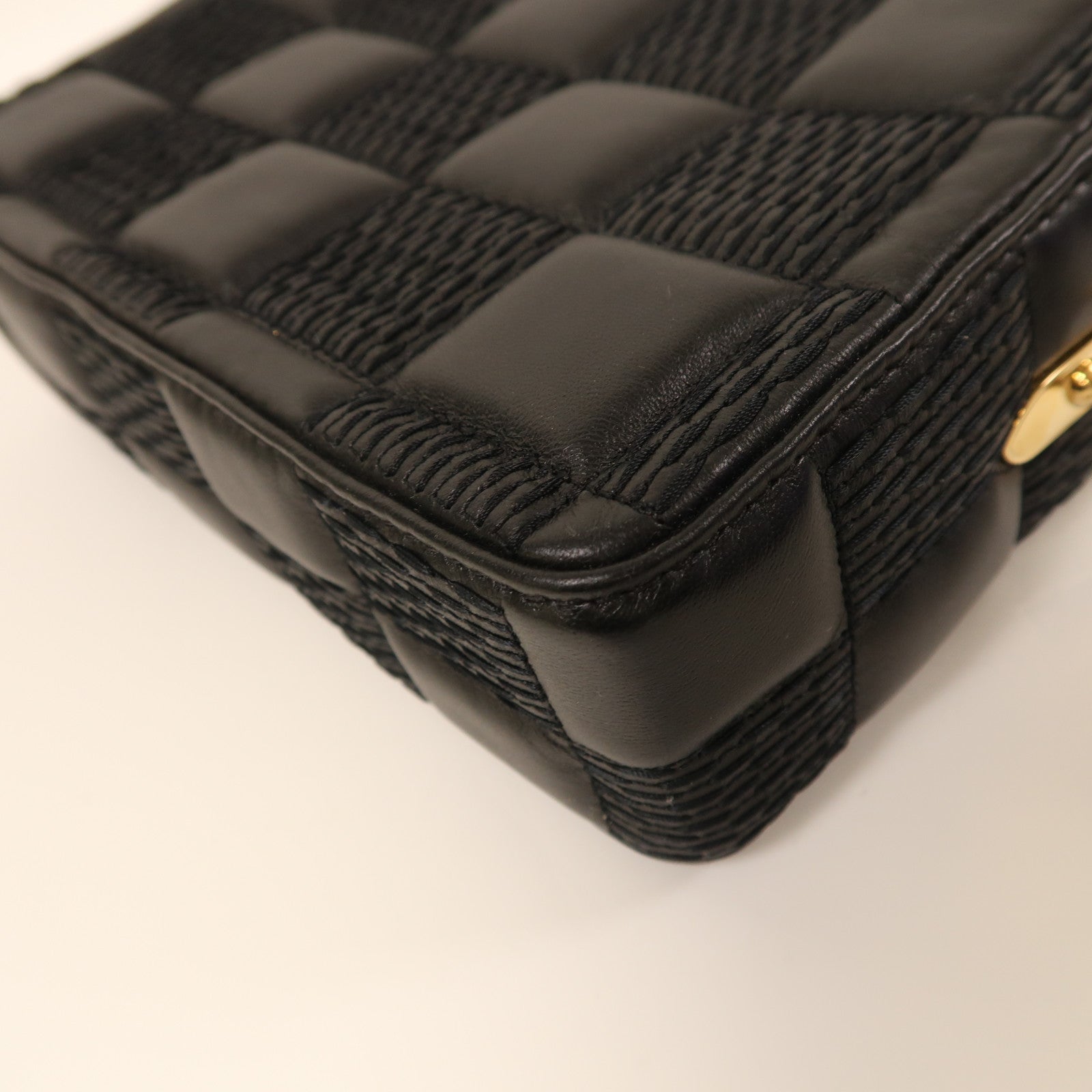 LOUIS VUITTON 羊皮皮革Troca PM金扣肩背袋黑色