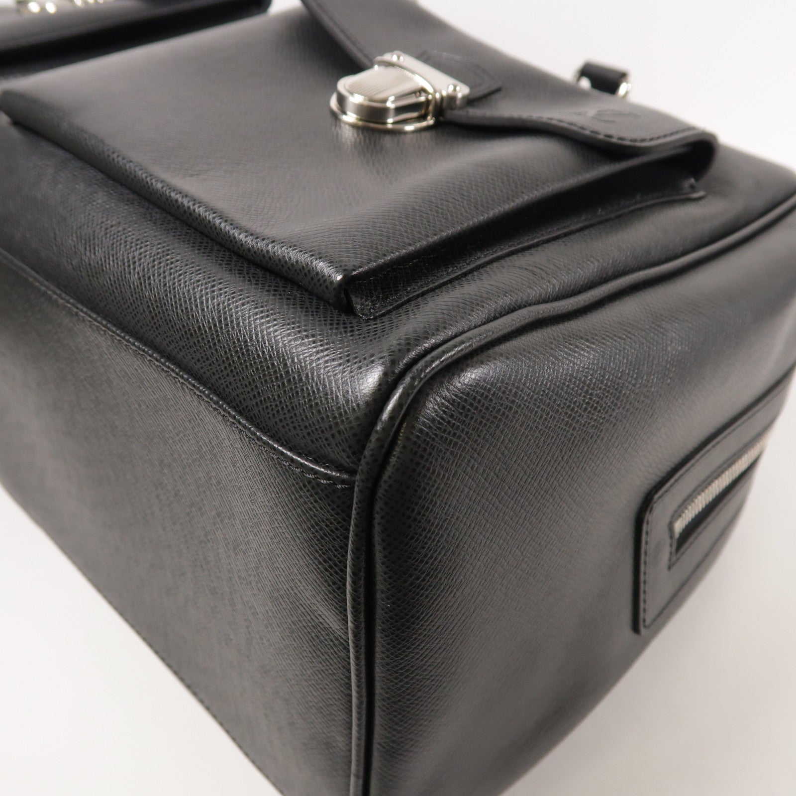 LOUIS VUITTON Taiga Ivan Travel Bag銀扣手挽袋