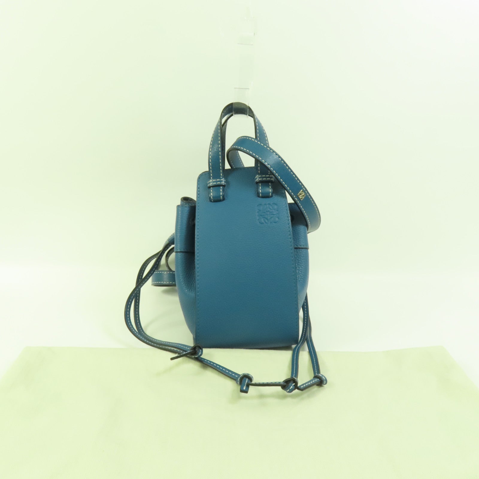LOEWE 牛皮皮革Mini Hammock Drawstring銀扣手挽肩背兩用袋