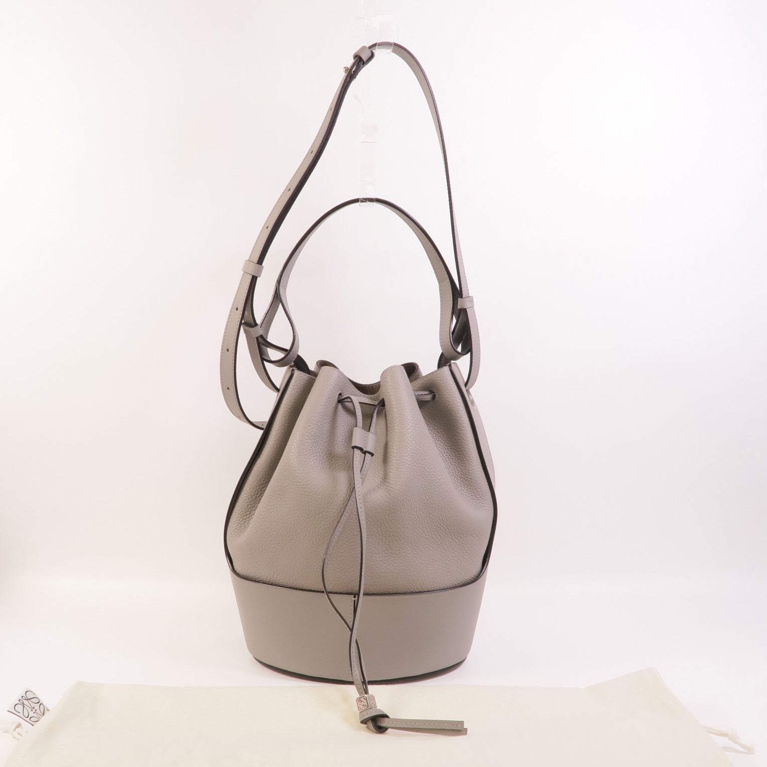 LOEWE 牛皮皮革Balloon手挽肩背兩用袋