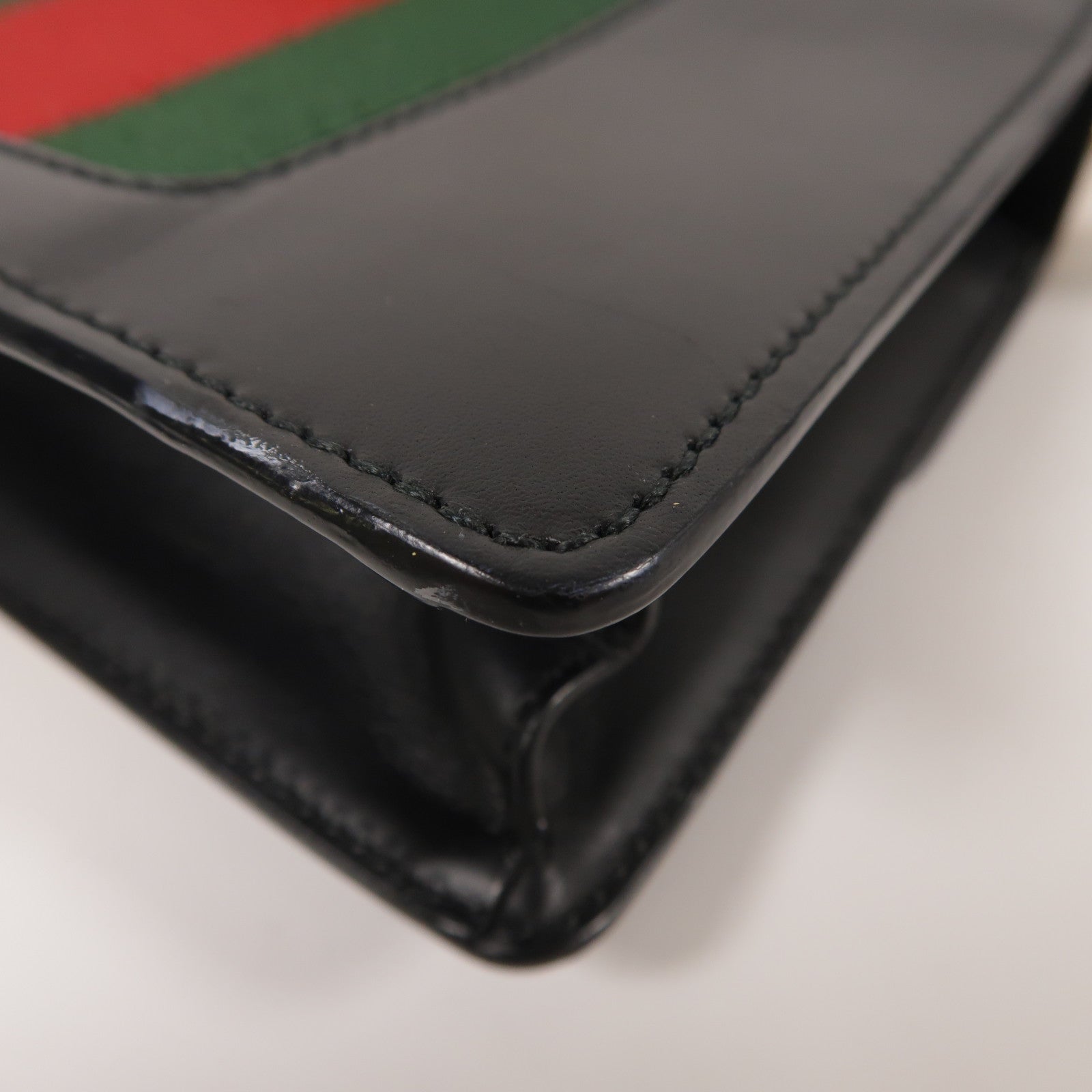 GUCCI 【激減優惠】牛皮皮革Sylvie Mini金扣鏈帶肩背袋