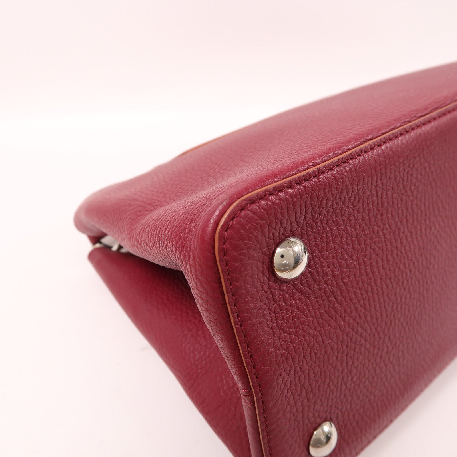 LOUIS VUITTON Taurillon Capucines銀扣肩背袋