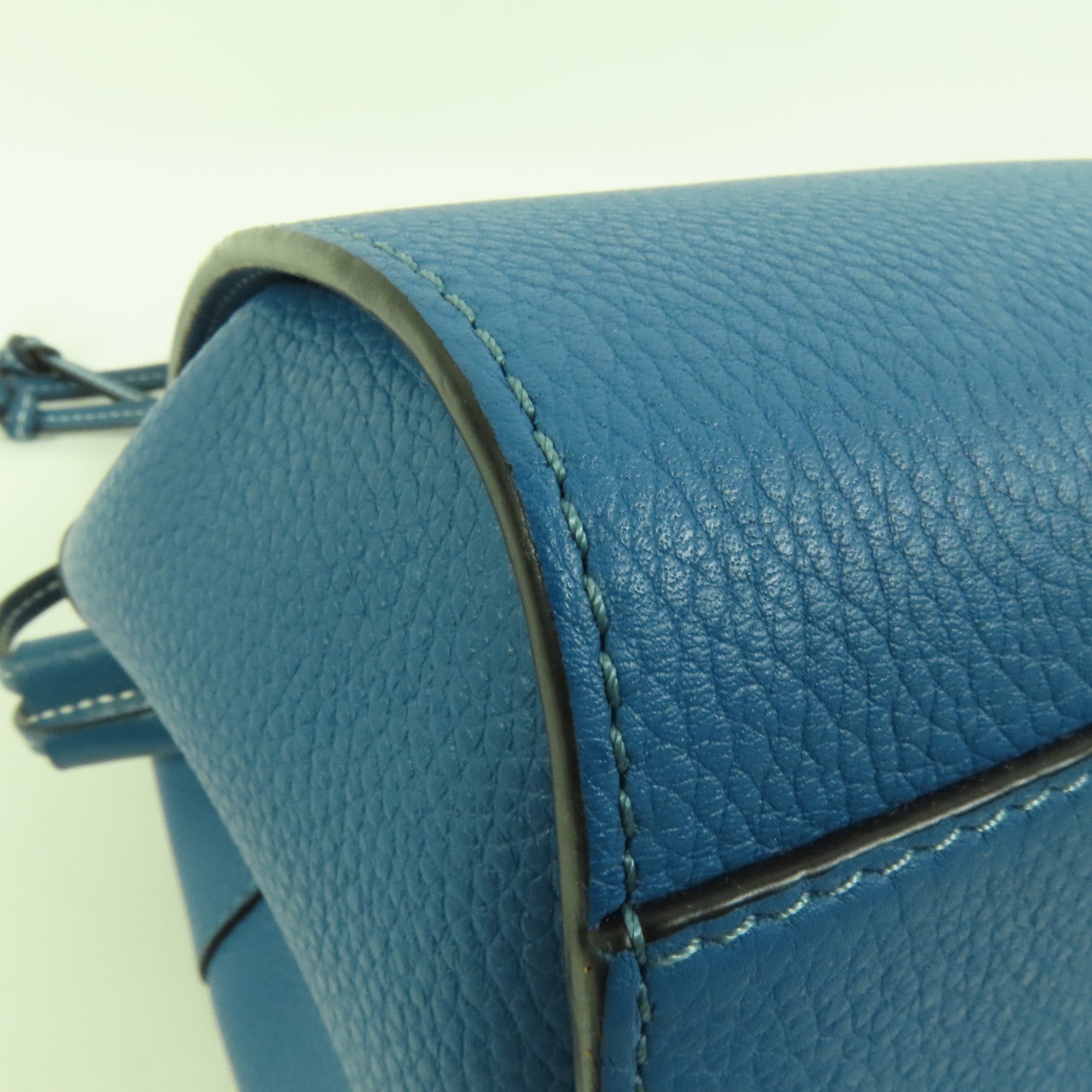 LOEWE 牛皮皮革Mini Hammock Drawstring銀扣手挽肩背兩用袋