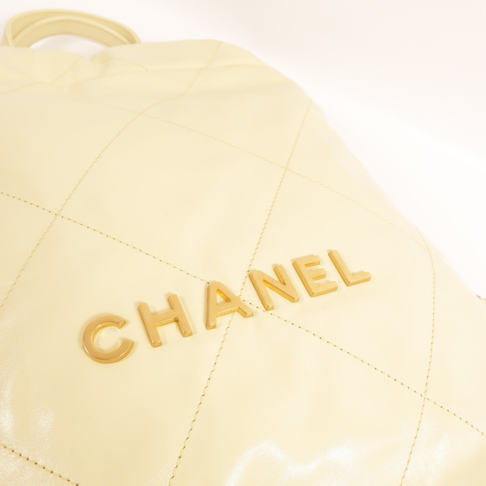 CHANEL 牛皮皮革Chanel 22 Backpack鏈帶背包