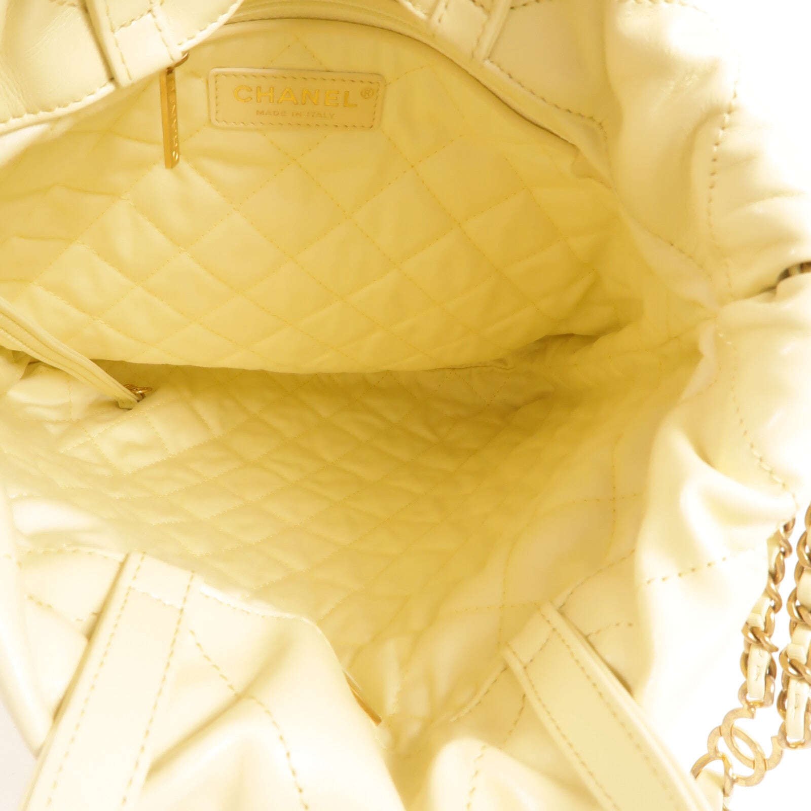 CHANEL 牛皮皮革Chanel 22 Backpack鏈帶背包