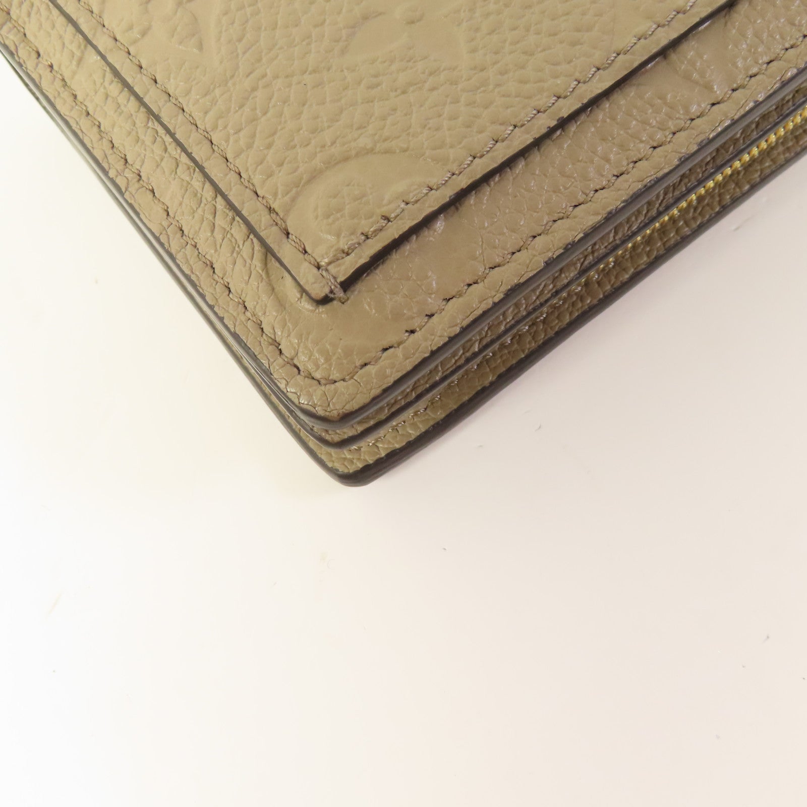 LOUIS VUITTON Clea Wallet Monogram-Empreinte Beige M80152