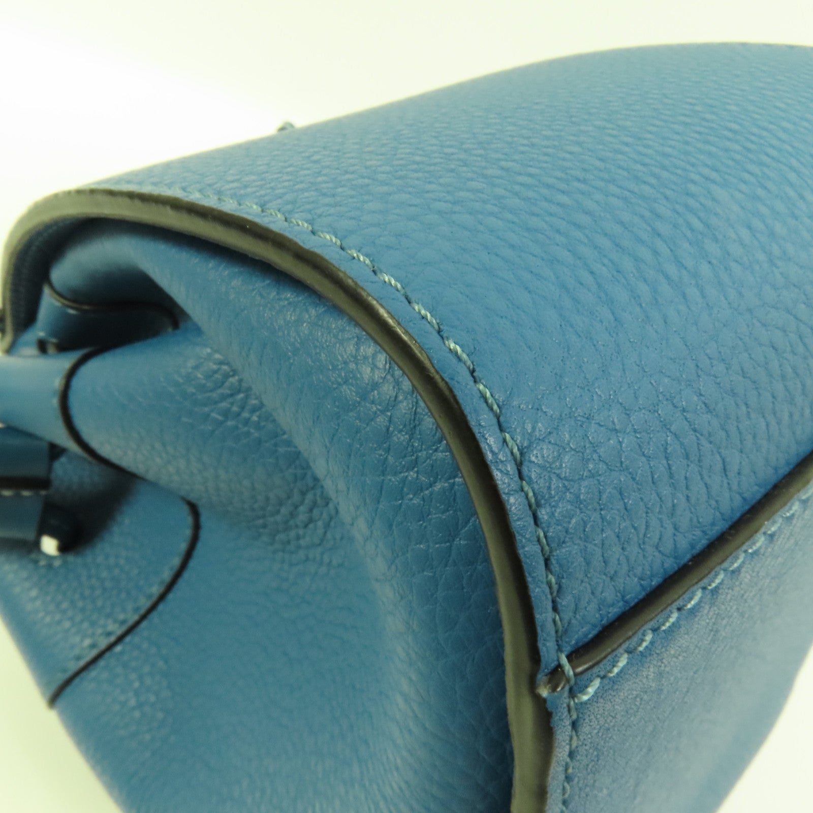 LOEWE 牛皮皮革Mini Hammock Drawstring銀扣手挽肩背兩用袋