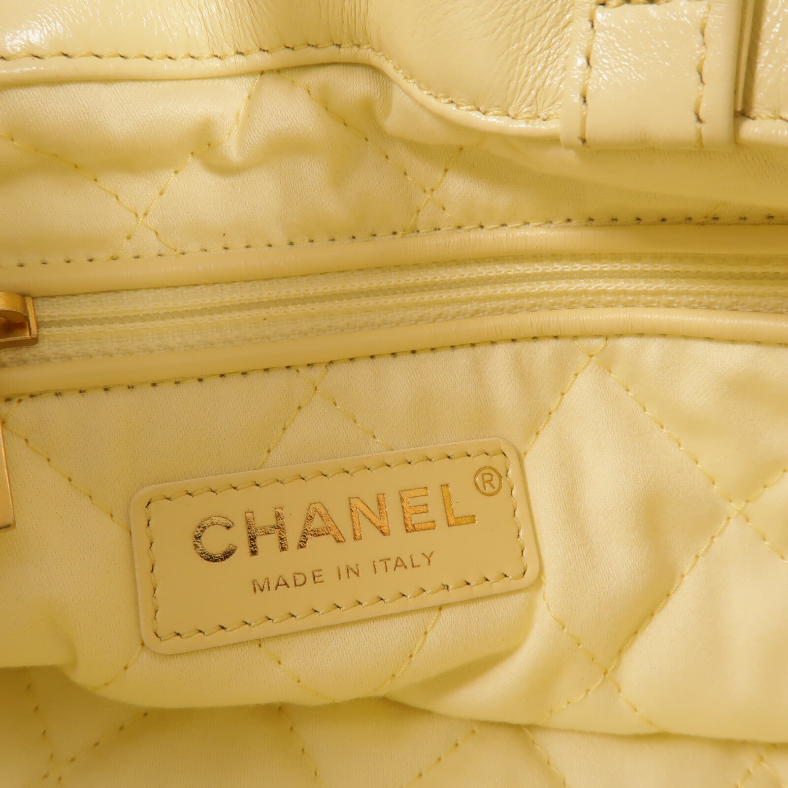 CHANEL 牛皮皮革Chanel 22 Backpack鏈帶背包
