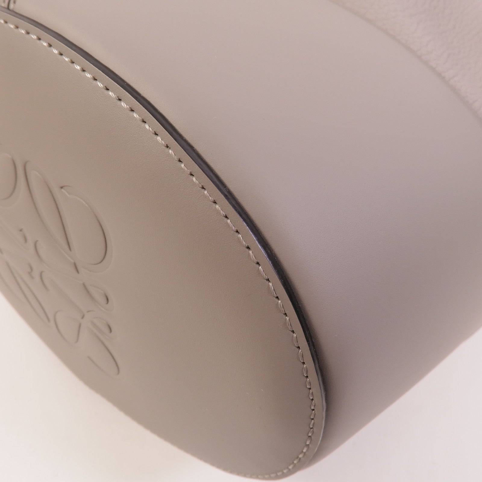 LOEWE 牛皮皮革Balloon手挽肩背兩用袋
