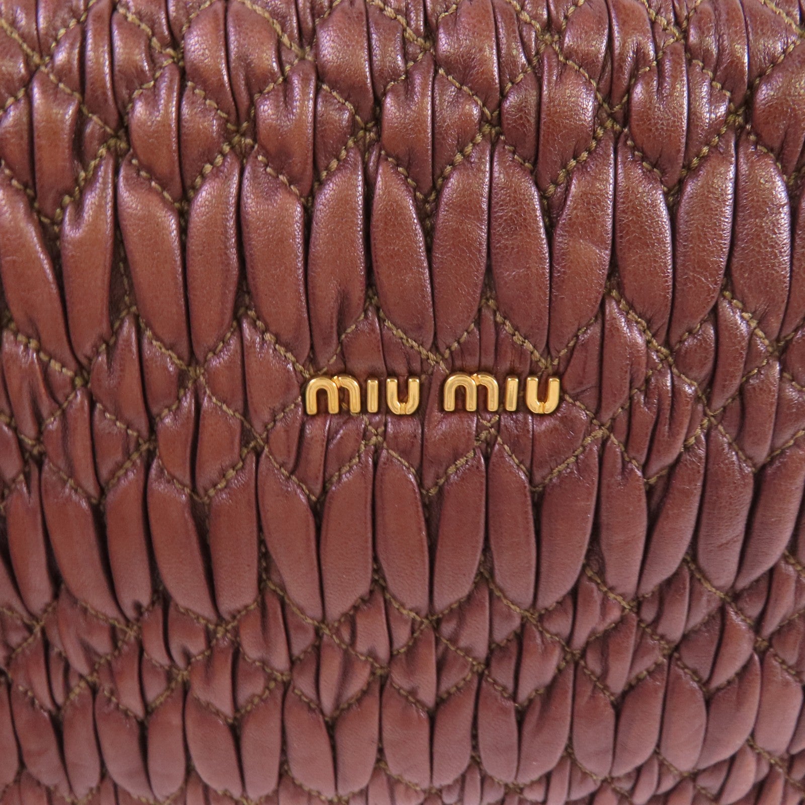 Miu Miu 羊皮皮革Shoulder Bag金扣肩背袋
