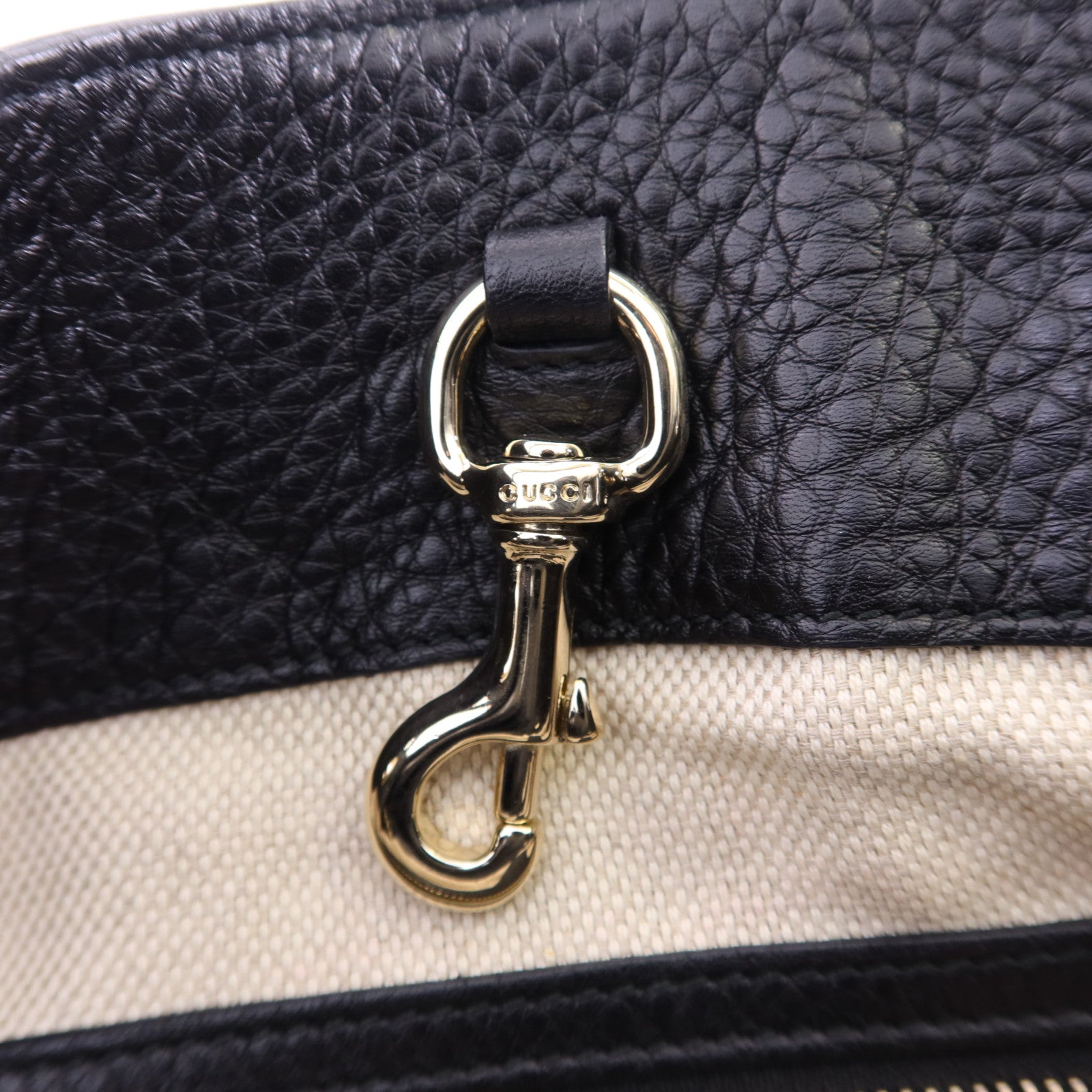 GUCCI 牛皮皮革Soho Pebbled金扣鏈帶肩背袋