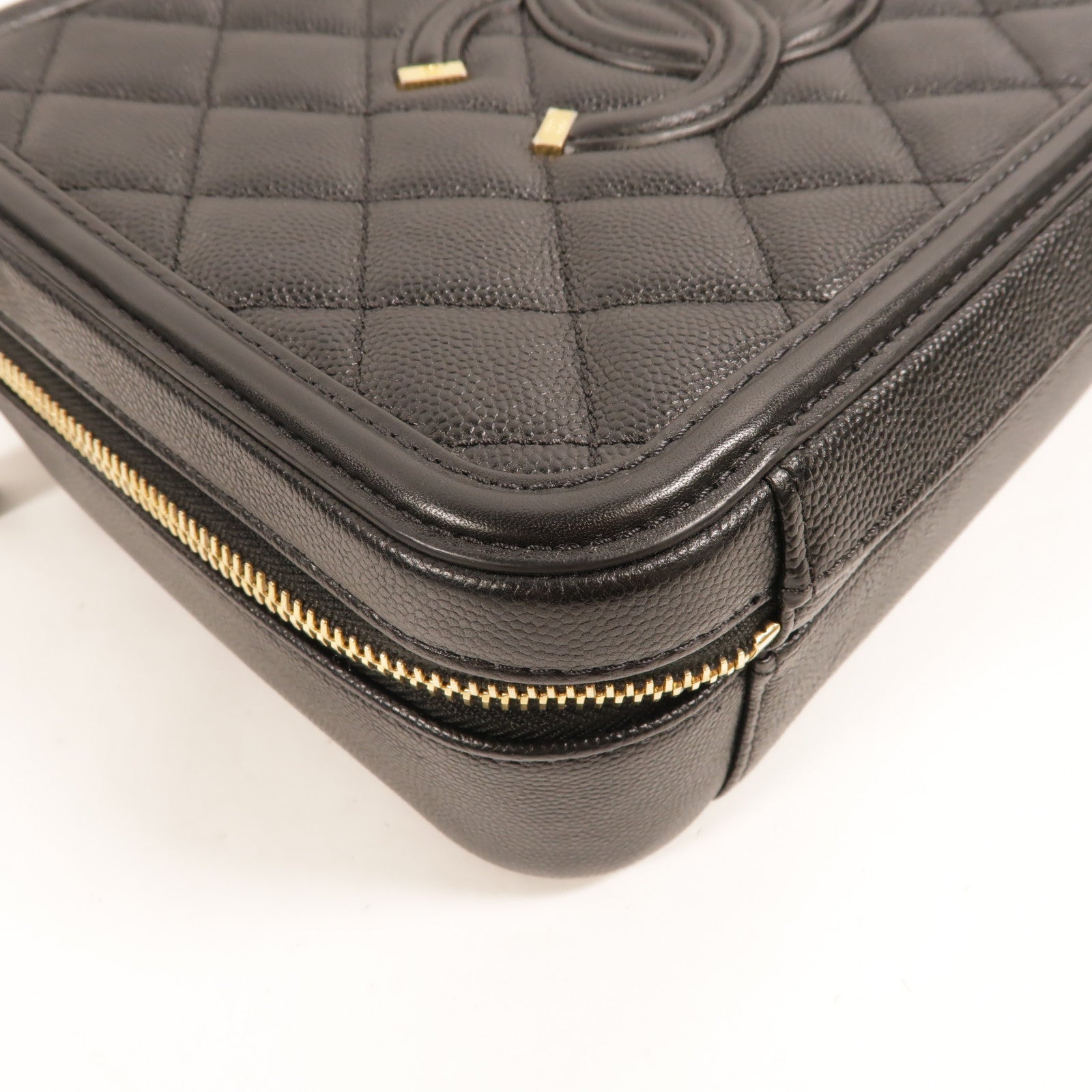CHANEL 牛皮皮革CC Filigree Vanity Case Medium鏈帶肩背袋