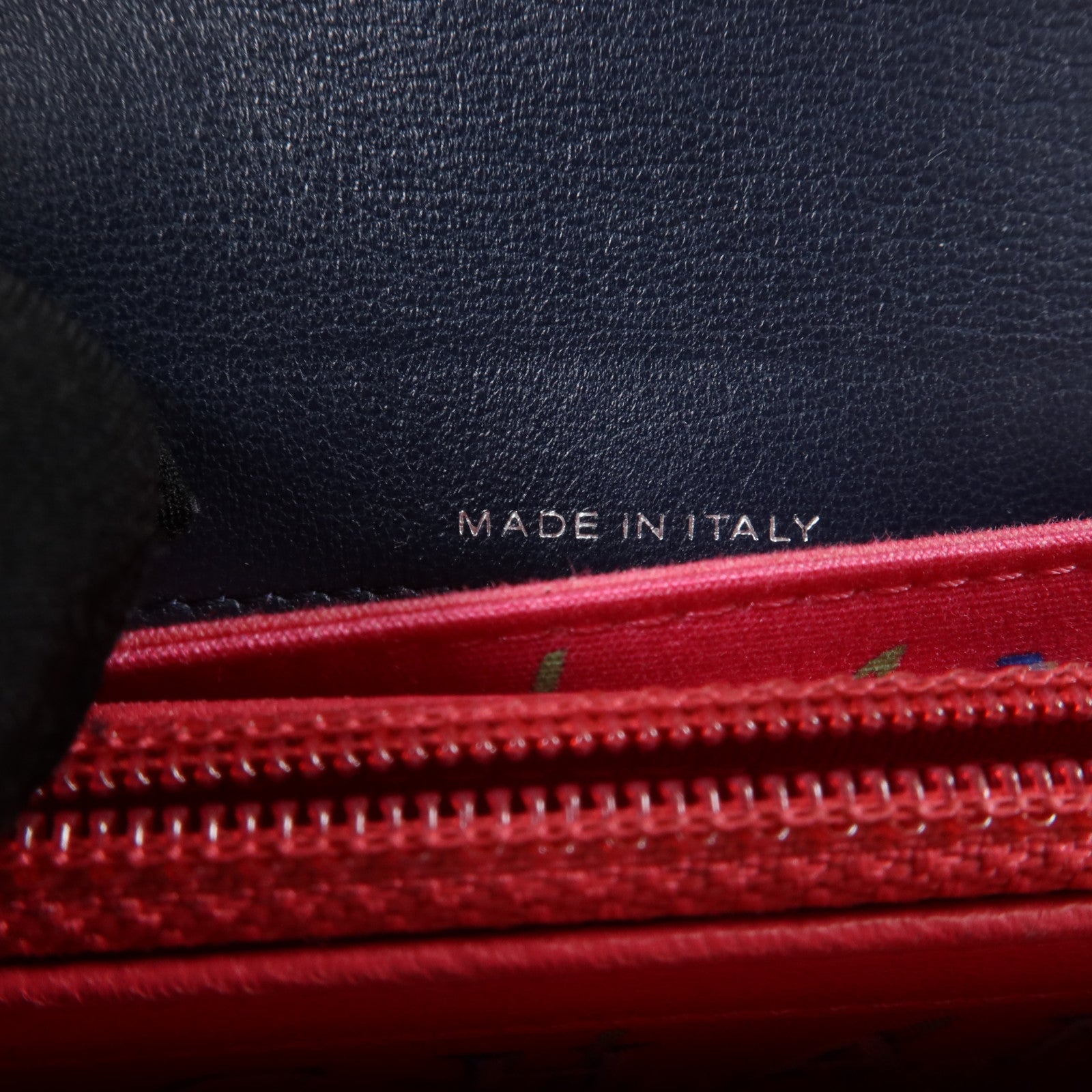 CHANEL 羊皮皮革Bifold Wallet銀扣錢包