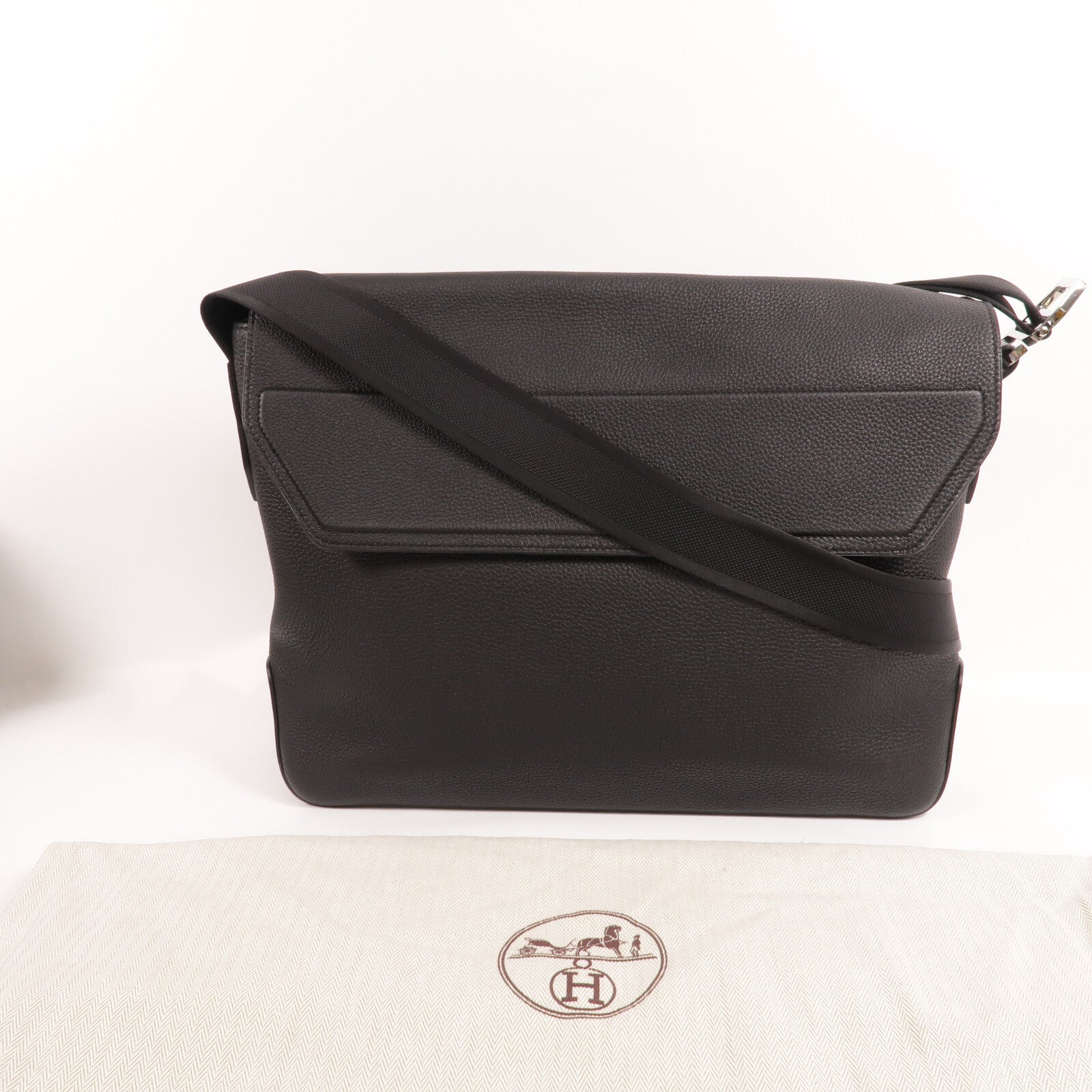 HERMES Togo皮革Citynews Messenger肩背袋Noir