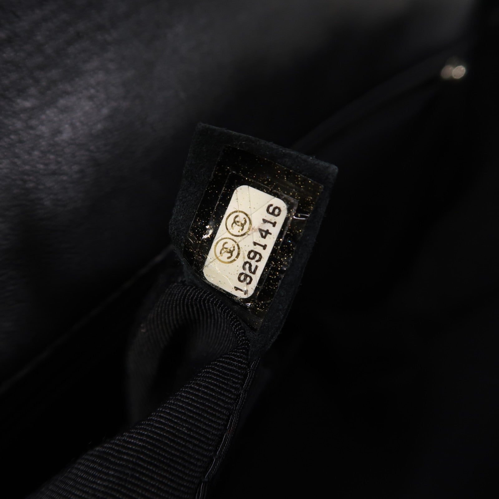 CHANEL 【激減優惠】菱格牛皮皮革Boy 28cm銀扣鏈帶肩背袋黑色