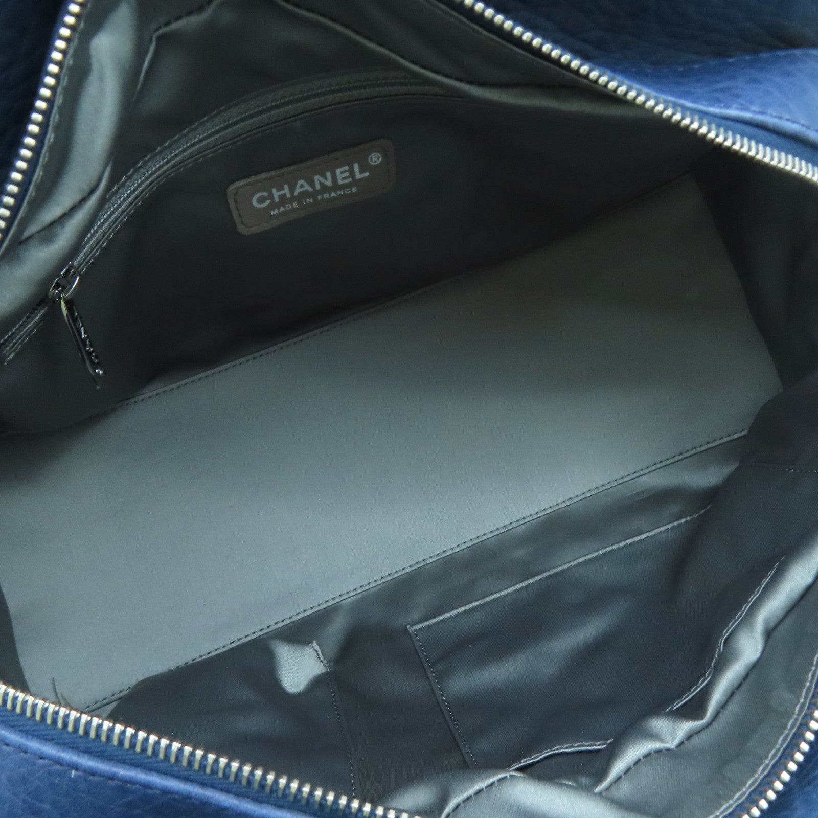 CHANEL rhombic cowhide leather Handbag silver buckle handle bag blue