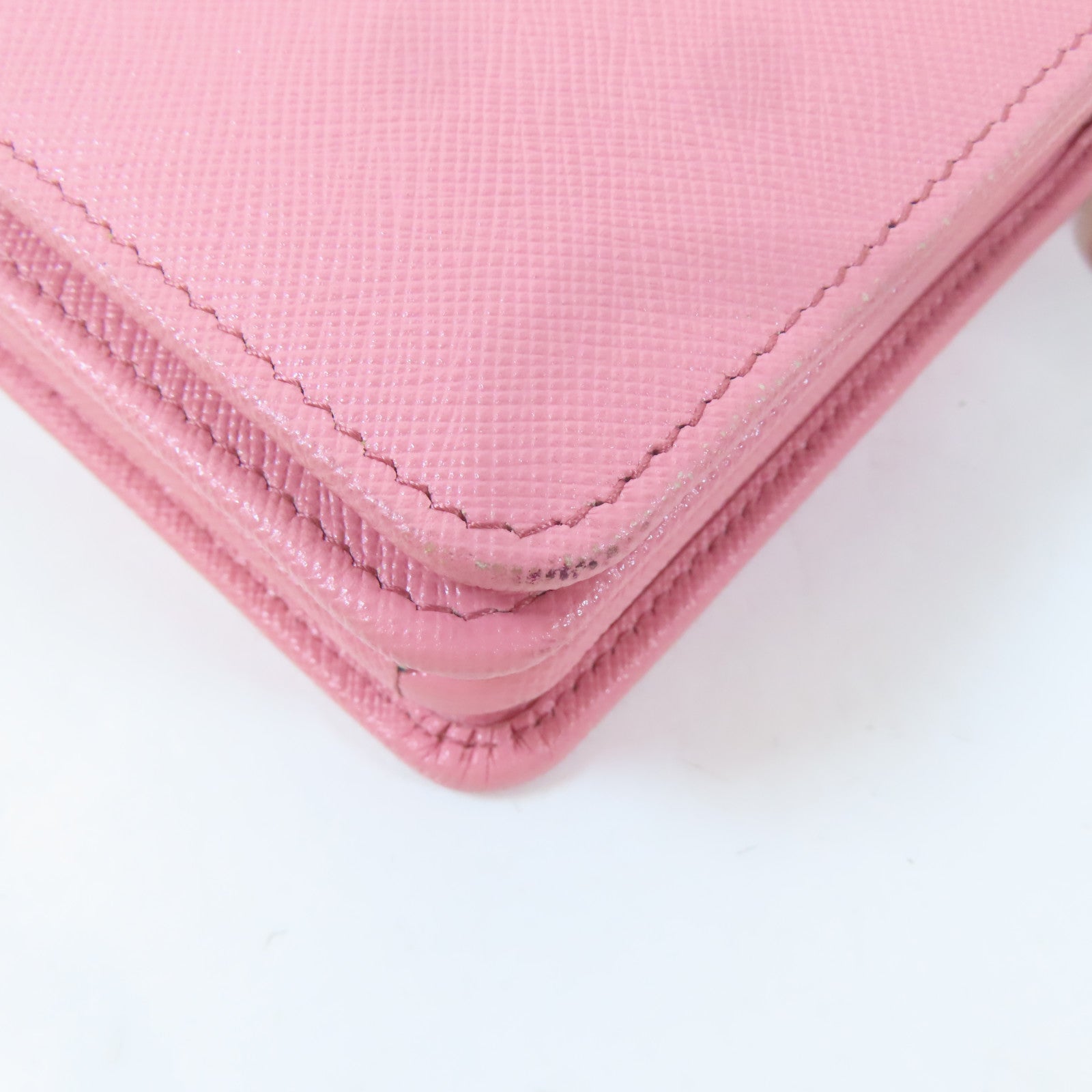 PRADA Saffiano皮革Borsa Portafoglio金扣鏈帶肩背袋粉紅色