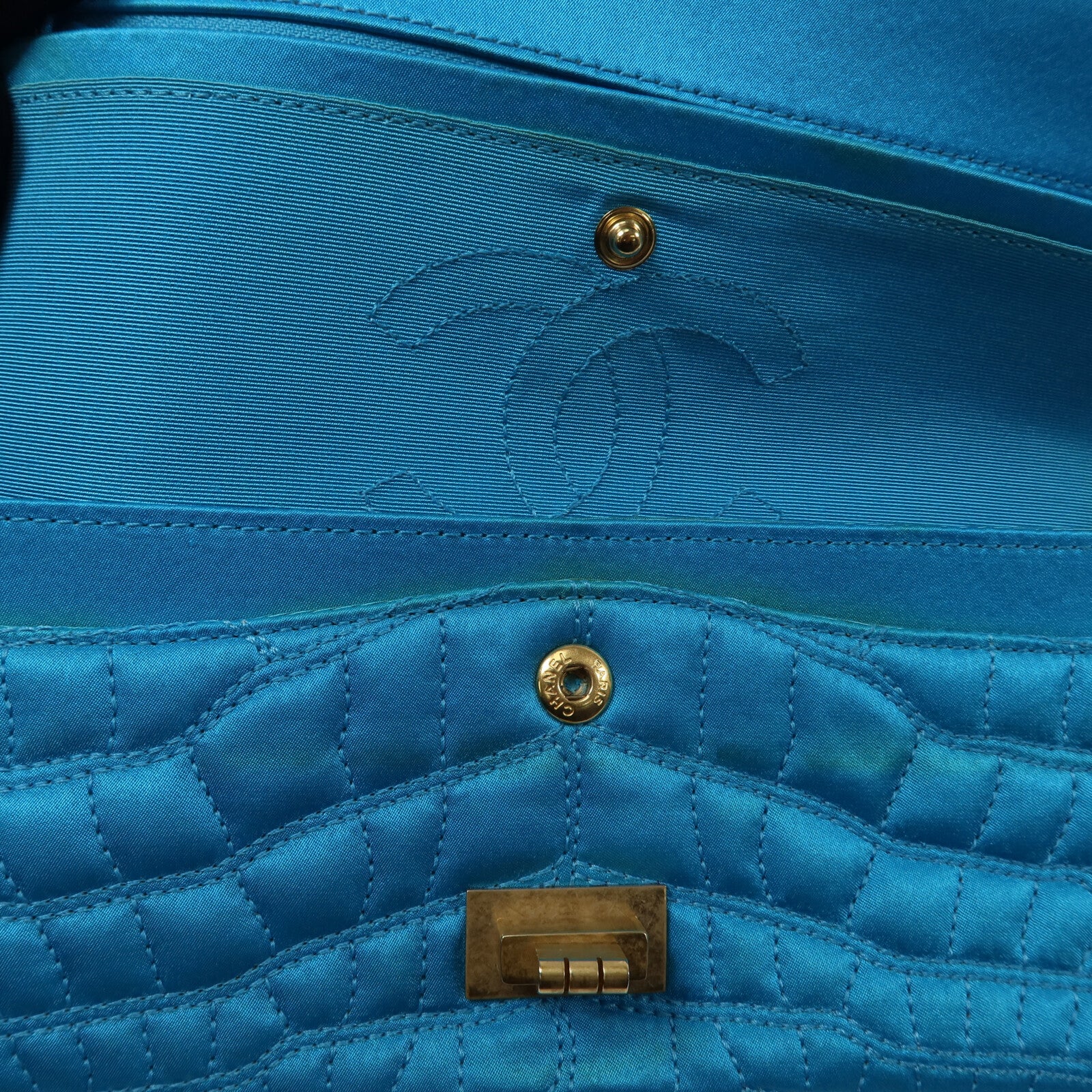 CHANEL Satin 2.55 East West鏈帶肩背袋