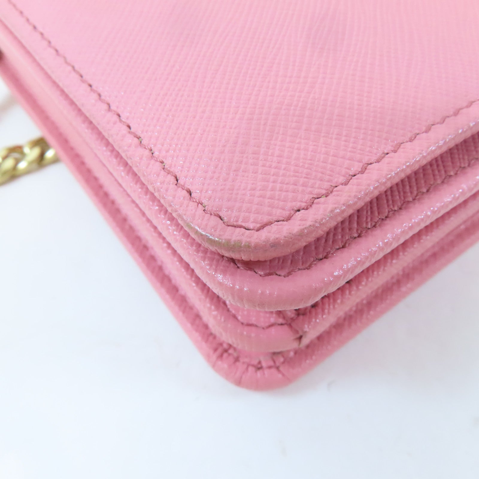 PRADA Saffiano皮革Borsa Portafoglio金扣鏈帶肩背袋粉紅色