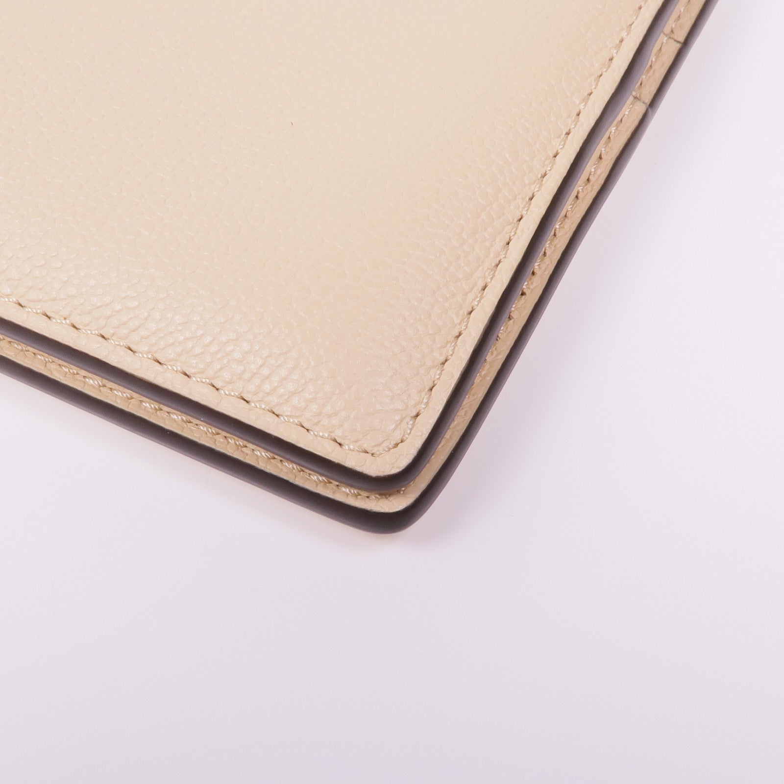 Delvaux 牛皮皮革Livre Wallet錢包