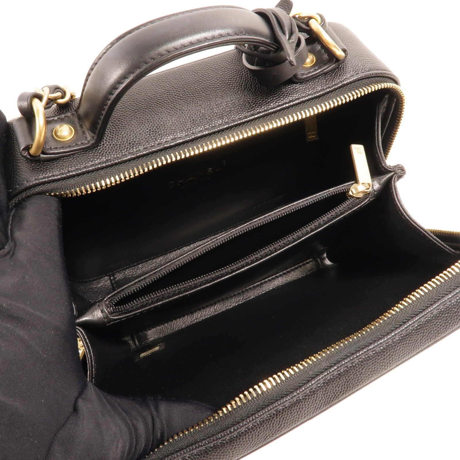 CHANEL 牛皮皮革CC Filigree Vanity Case Medium鏈帶肩背袋