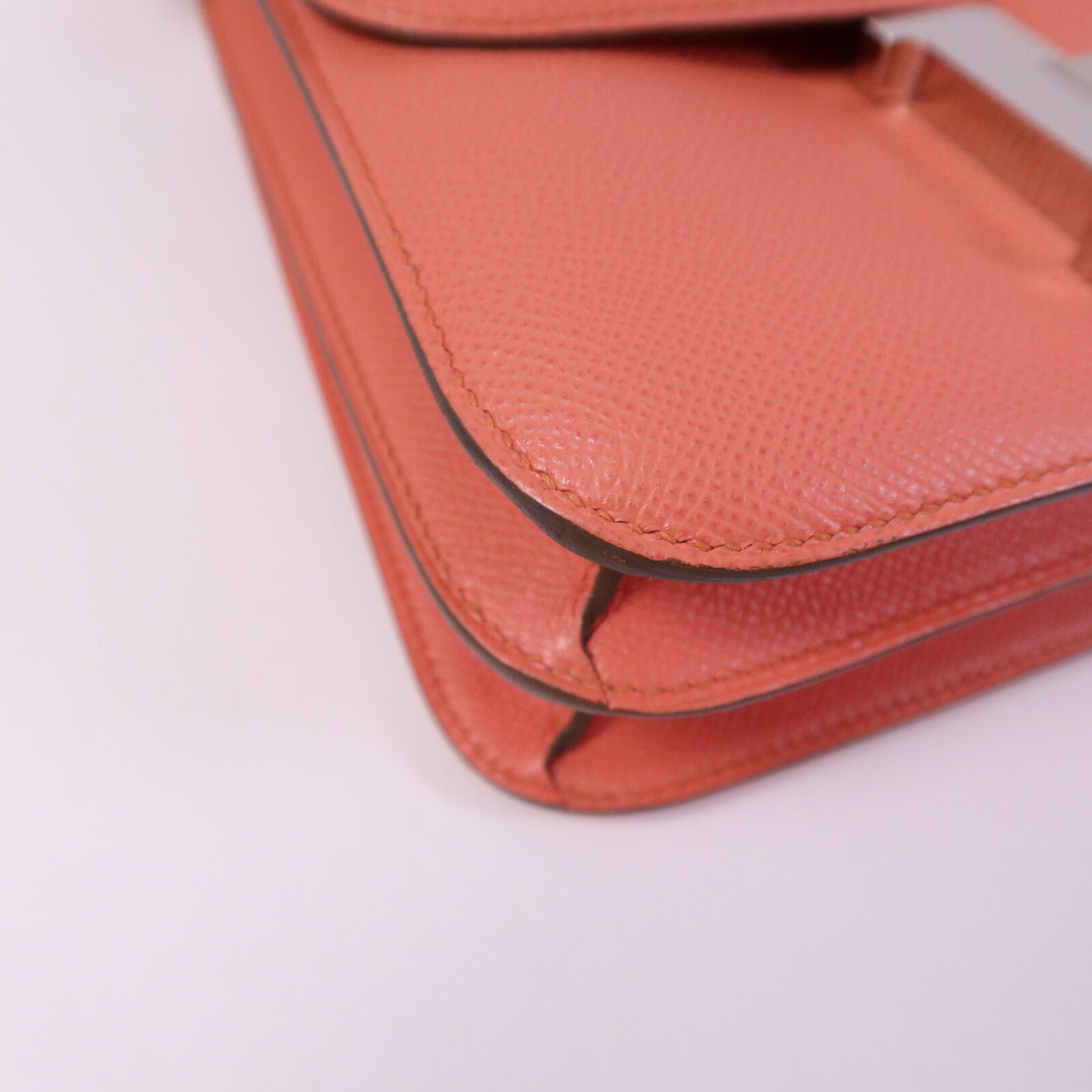 HERMES Epsom皮革Constance 24銀扣肩背袋Flamingo