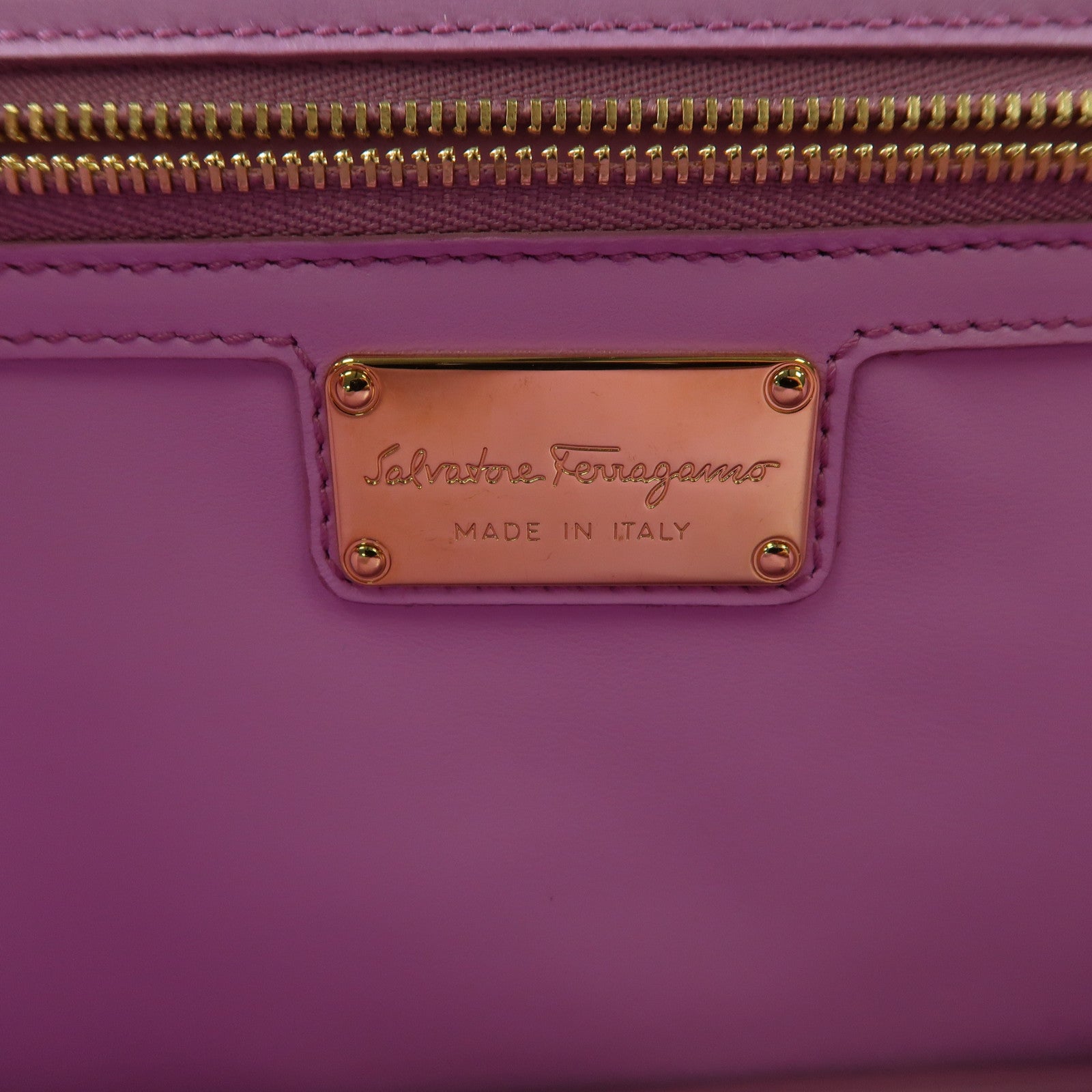 Salvatore Ferragamo 牛皮皮革Shoulder Bag金扣鏈帶肩背袋淺紫色