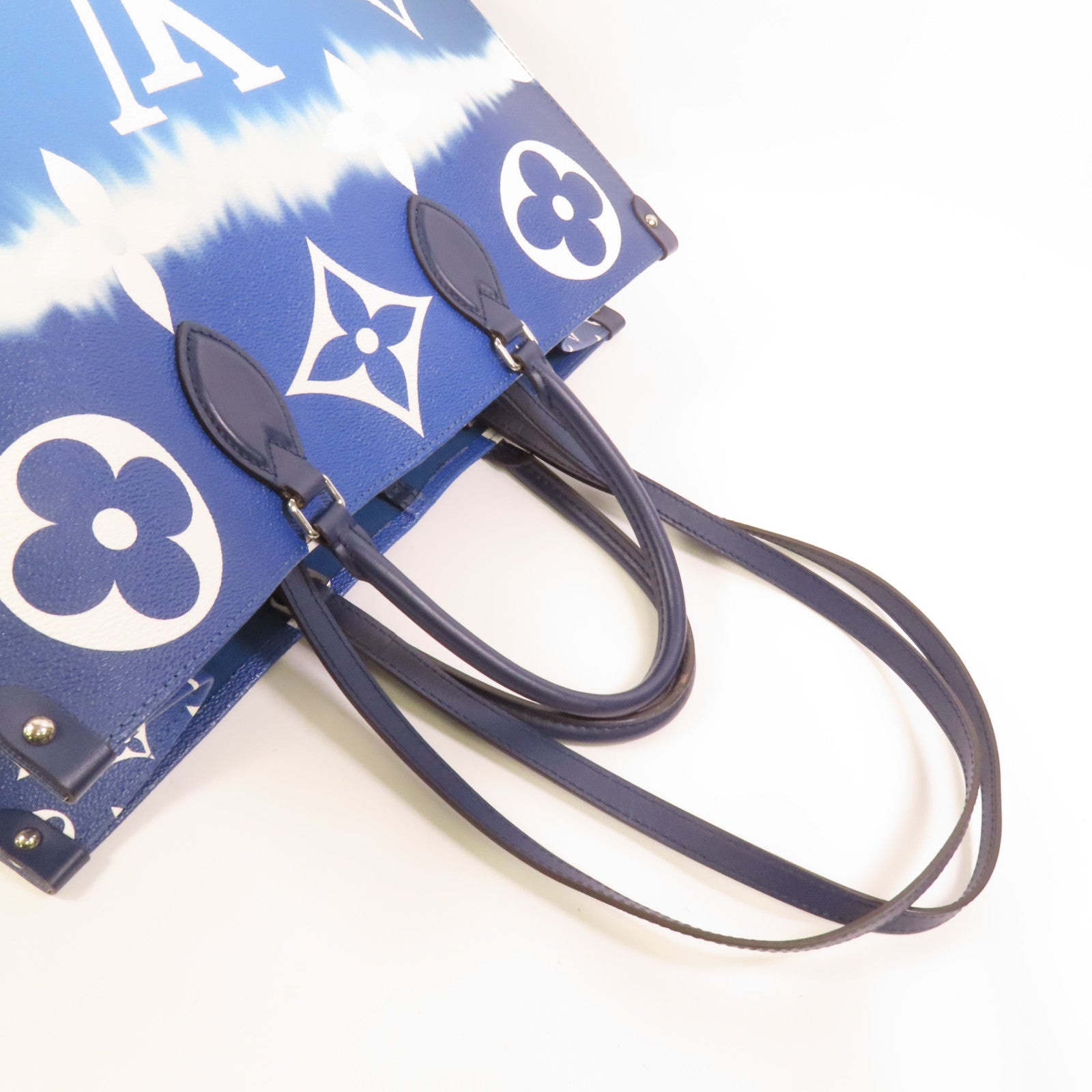 LOUIS VUITTON 【激減優惠】Monogram Escale On The Go銀扣手挽肩背兩用袋