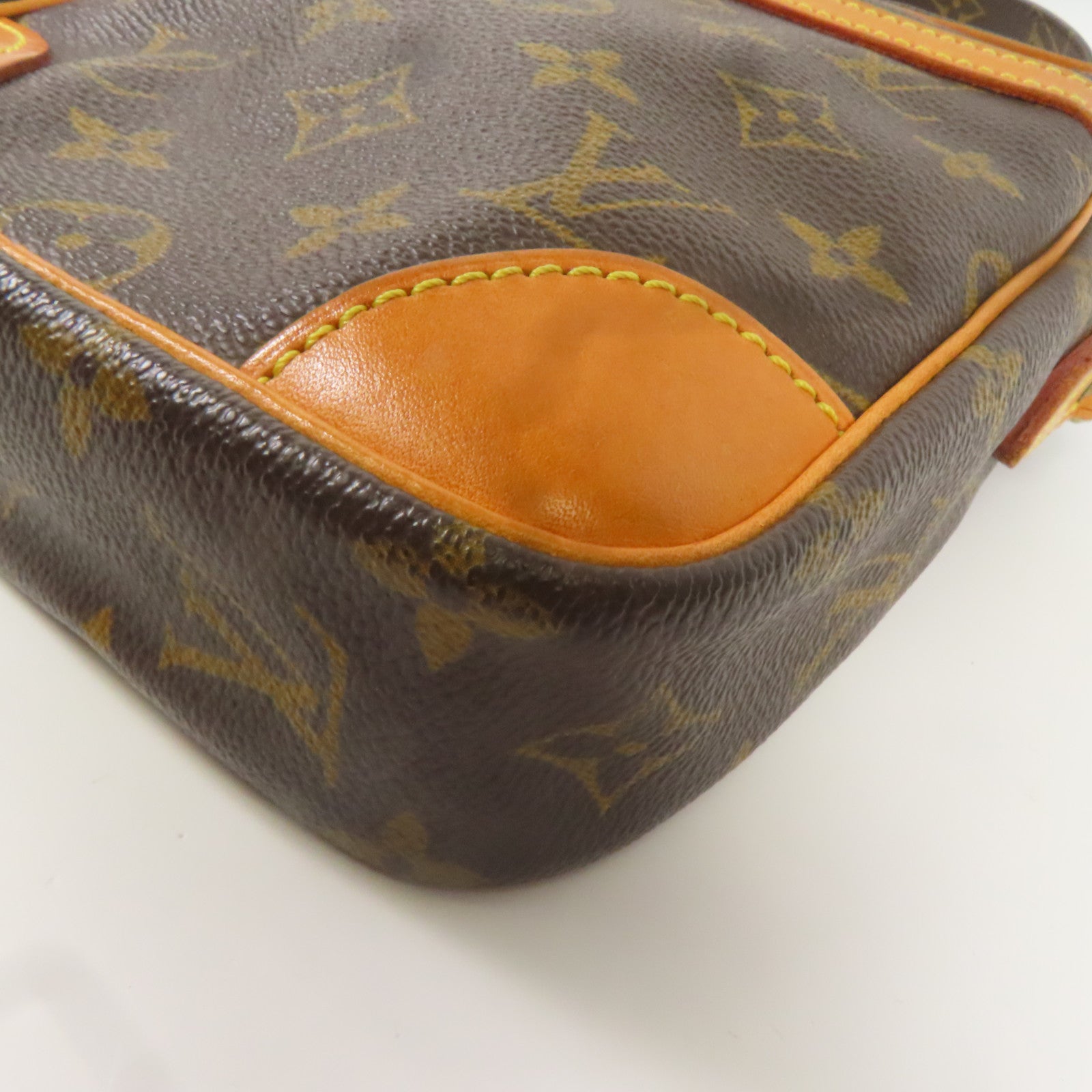 LOUIS VUITTON Monogram Danube金扣肩背袋棕色