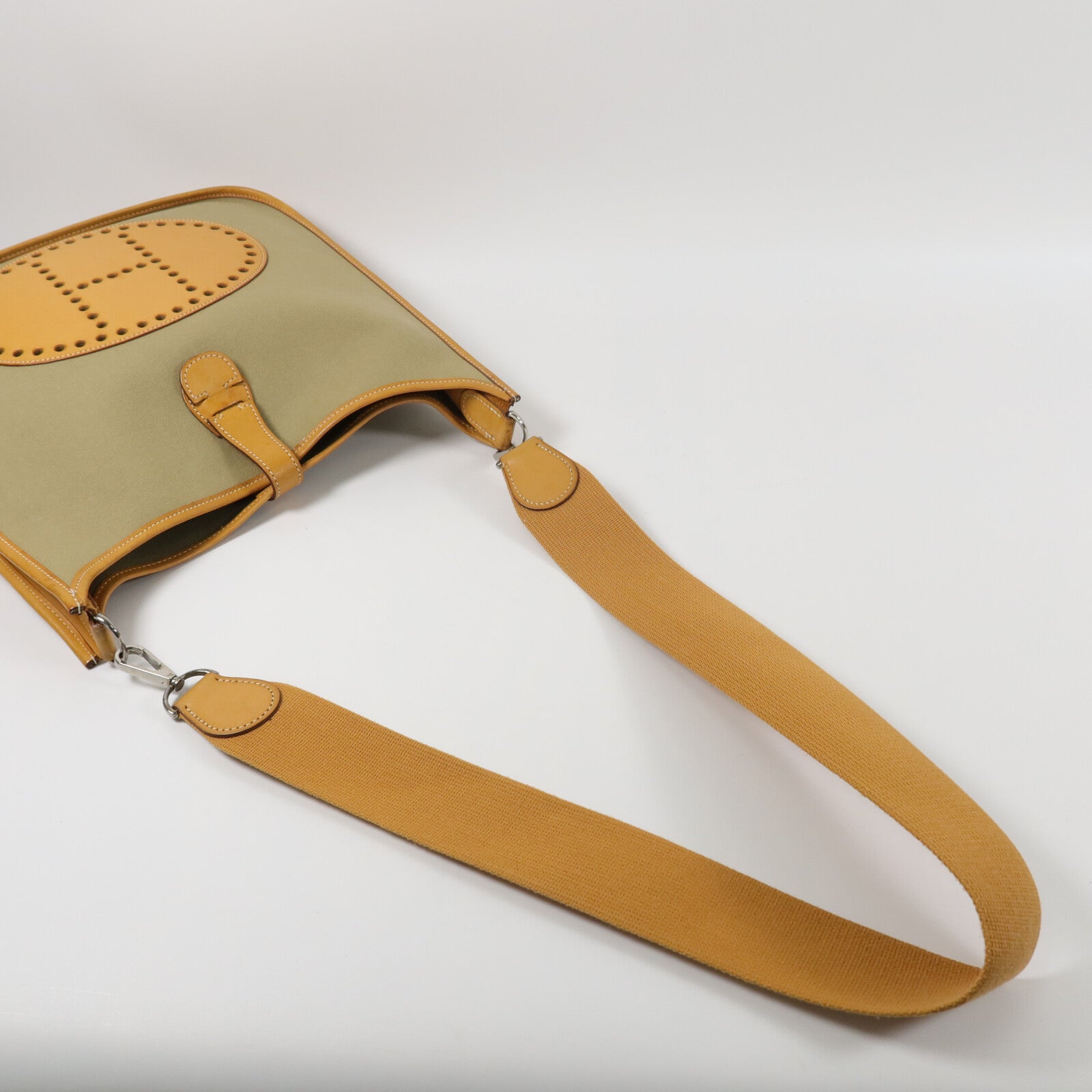 HERMES 帆布Evelyne PM肩背袋Green
