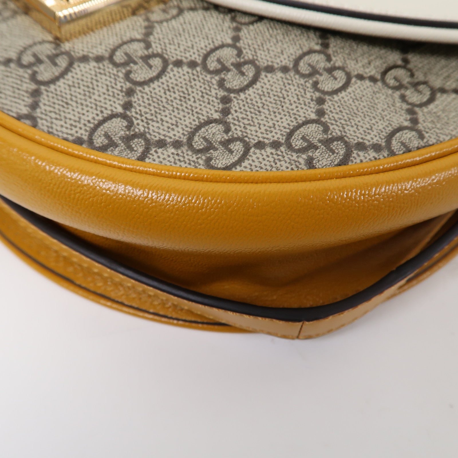 GUCCI 塗層帆布/皮革Shoulder Bag金扣肩背袋白色/啡色/黃色