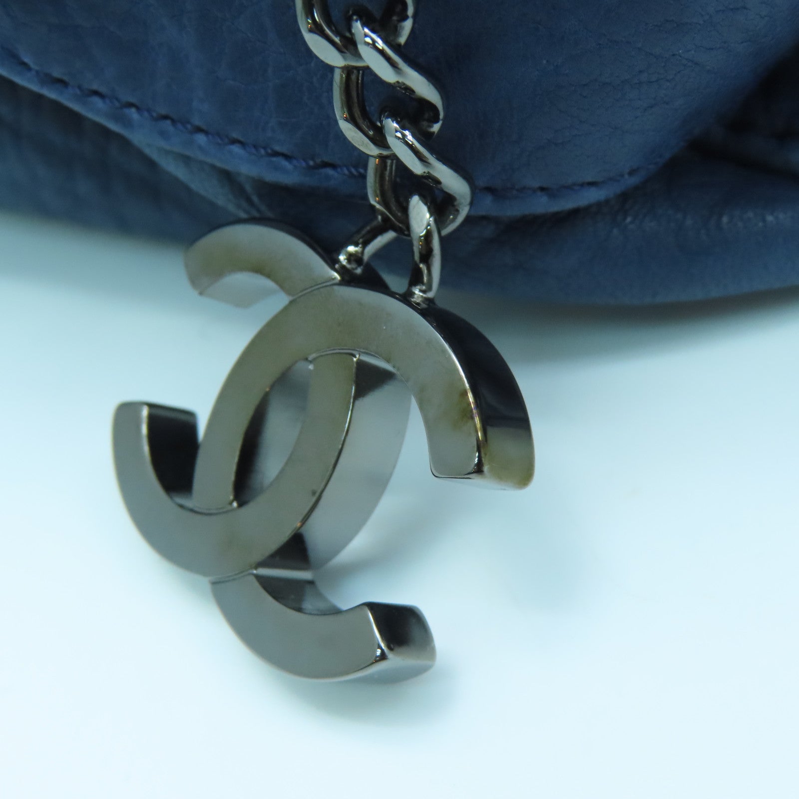 CHANEL rhombic cowhide leather Handbag silver buckle handle bag blue