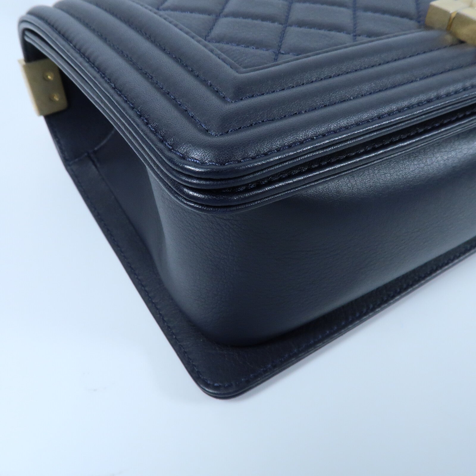 CHANEL 羊皮皮革Boy 25金扣鏈帶肩背袋