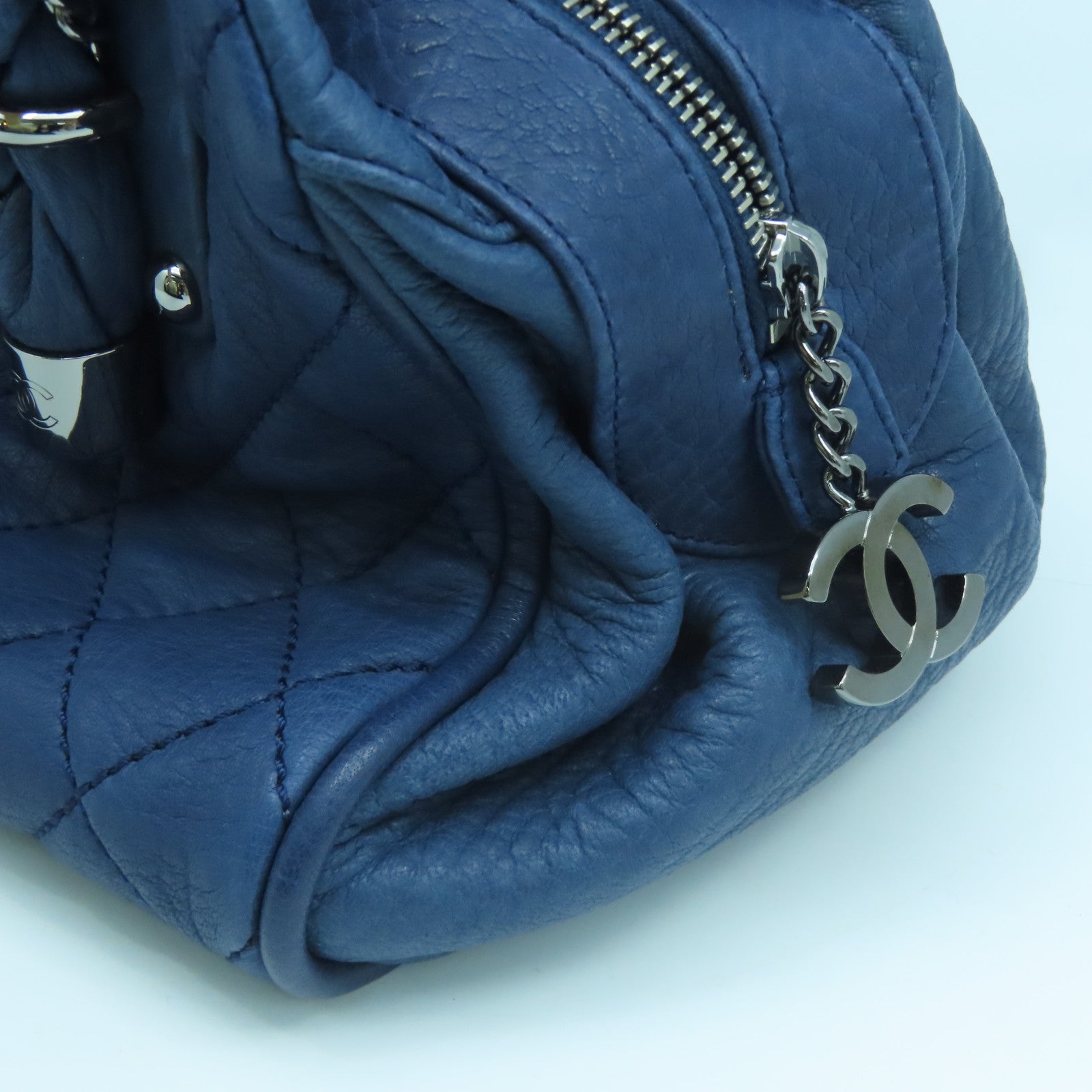 CHANEL rhombic cowhide leather Handbag silver buckle handle bag blue