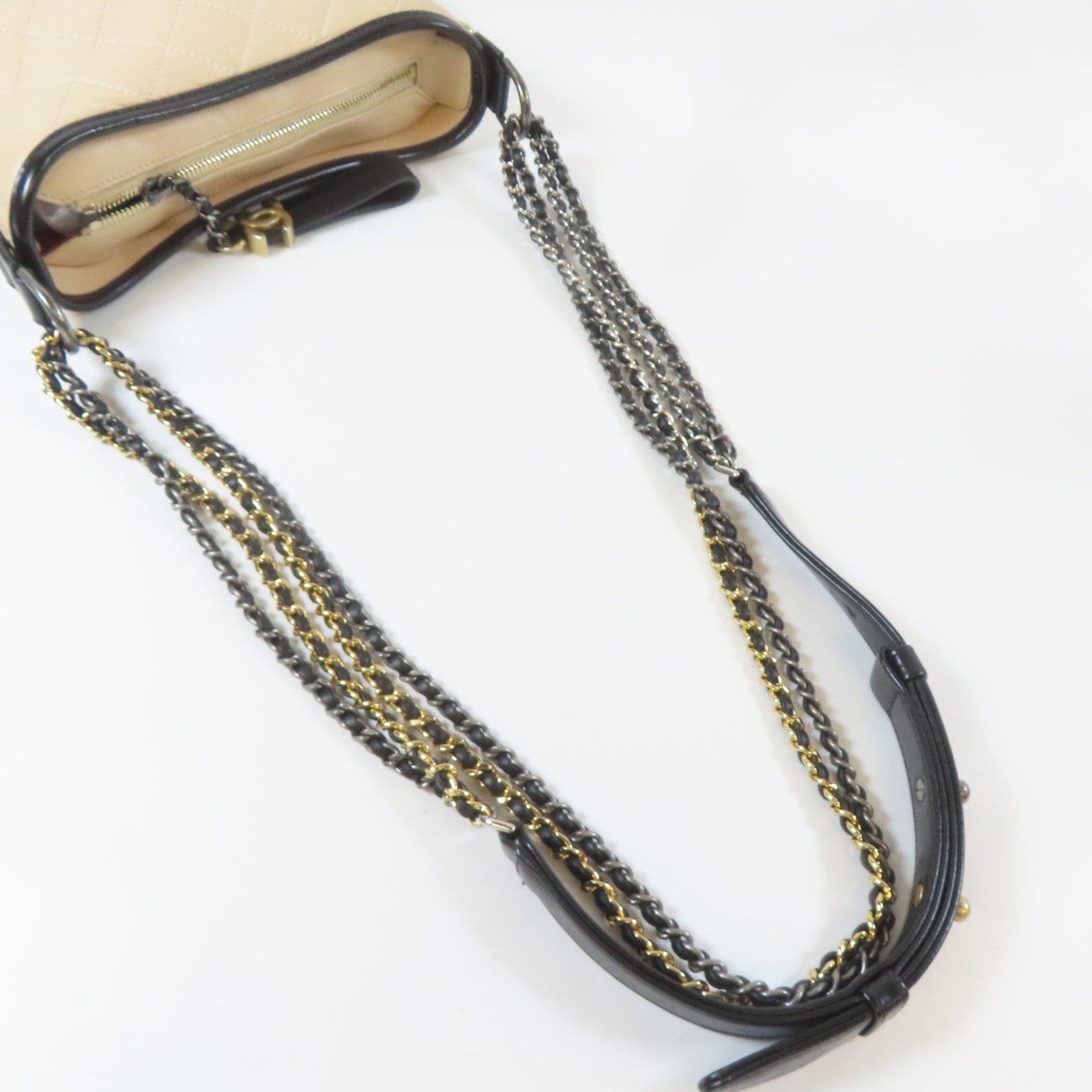 CHANEL 菱格牛皮皮革Gabreille Chain Shoulder Bag金扣/銀扣鏈帶肩背袋米色